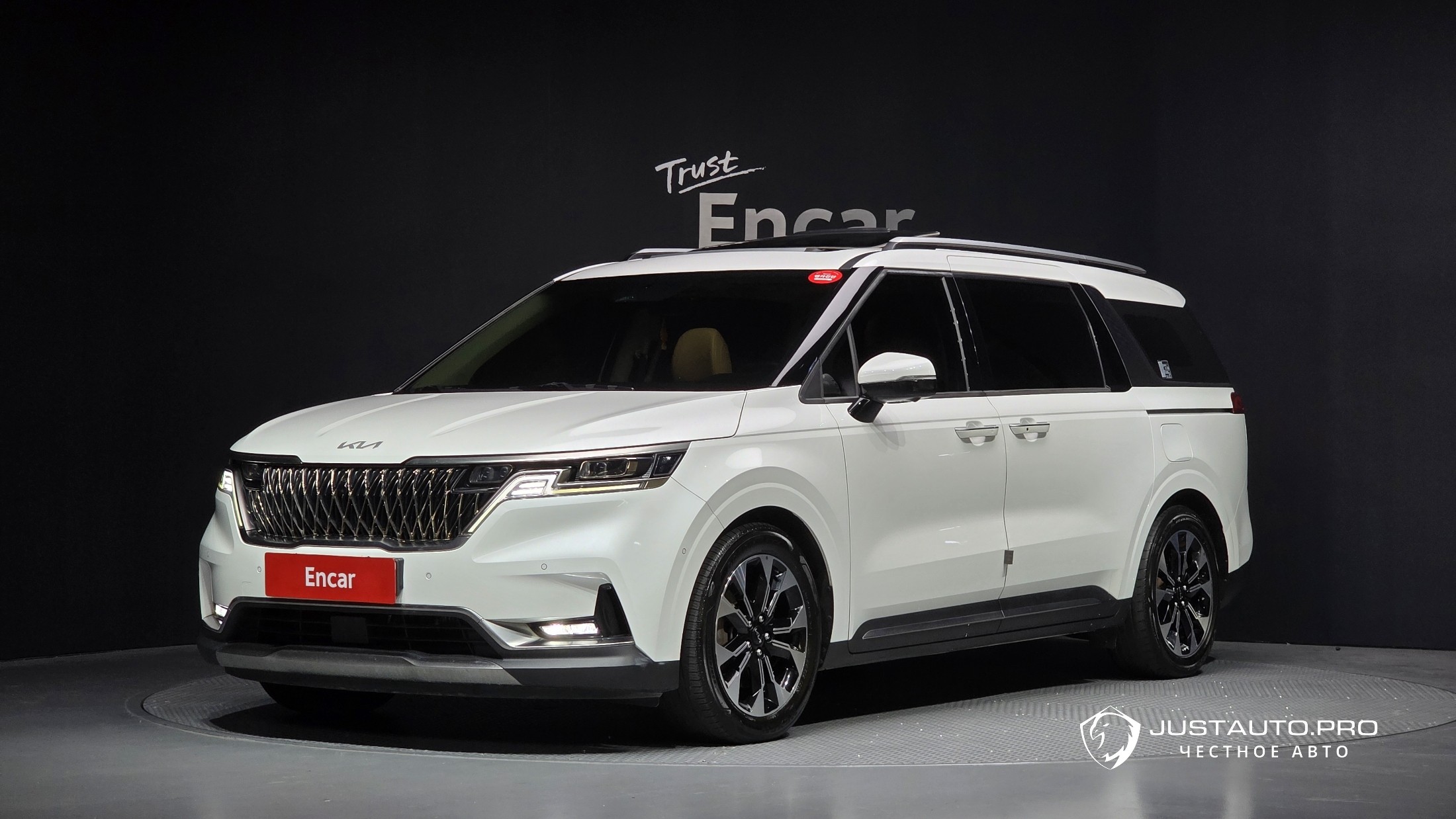 Автомобиль Kia Canival