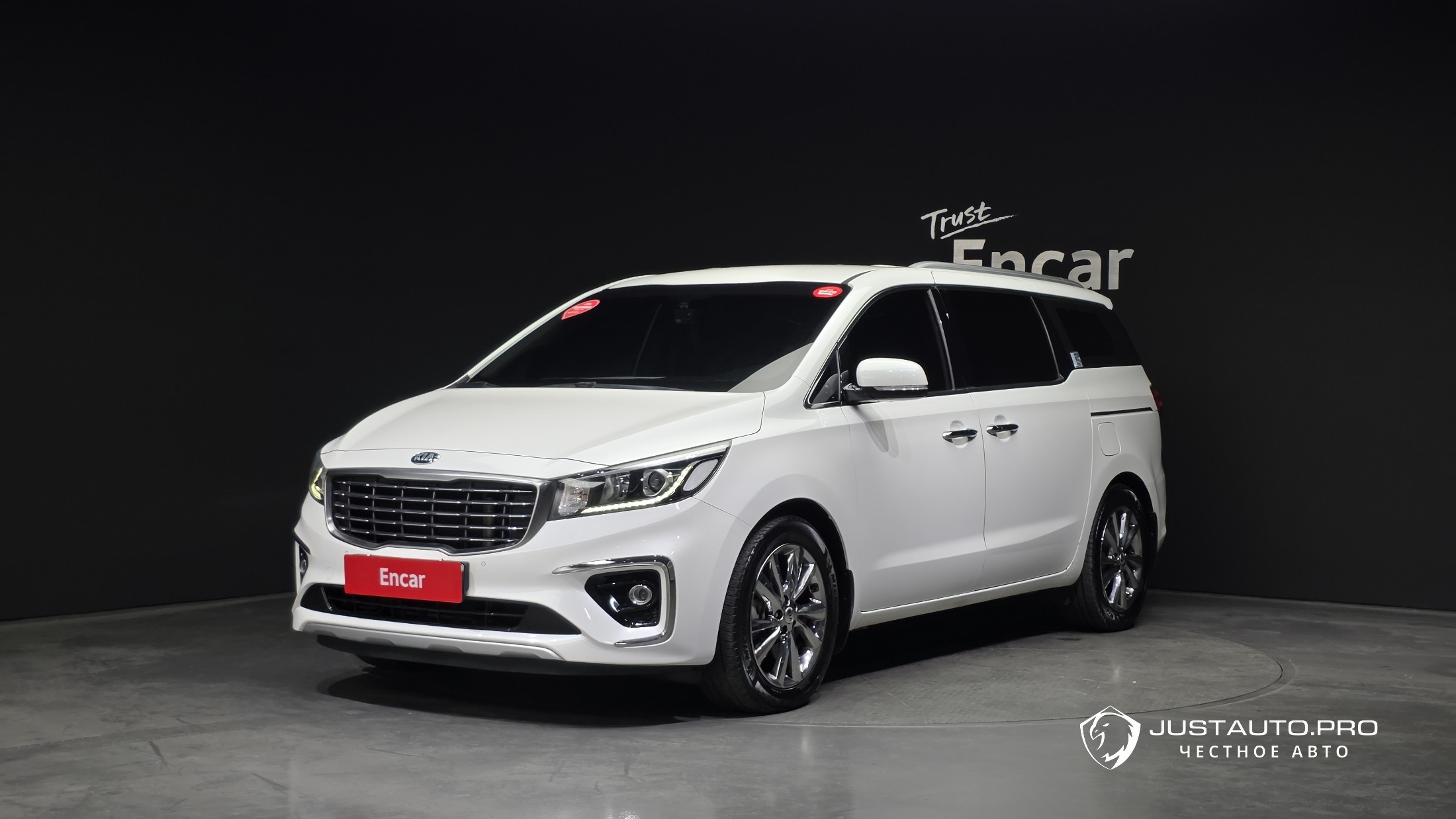 Автомобиль Kia Canival