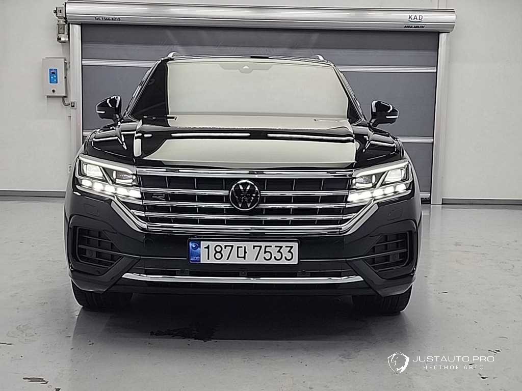 Автомобиль Volkswagen Touareg