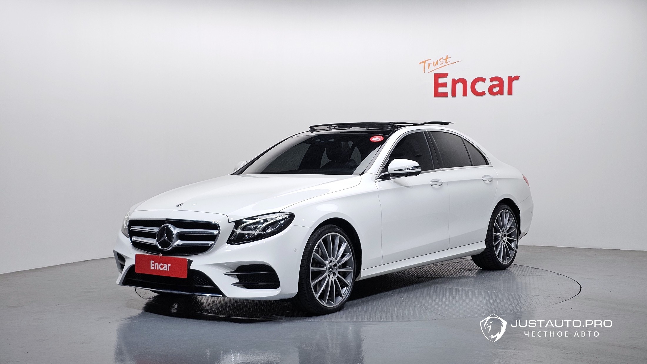 Автомобиль Mercedes-Benz E-Class