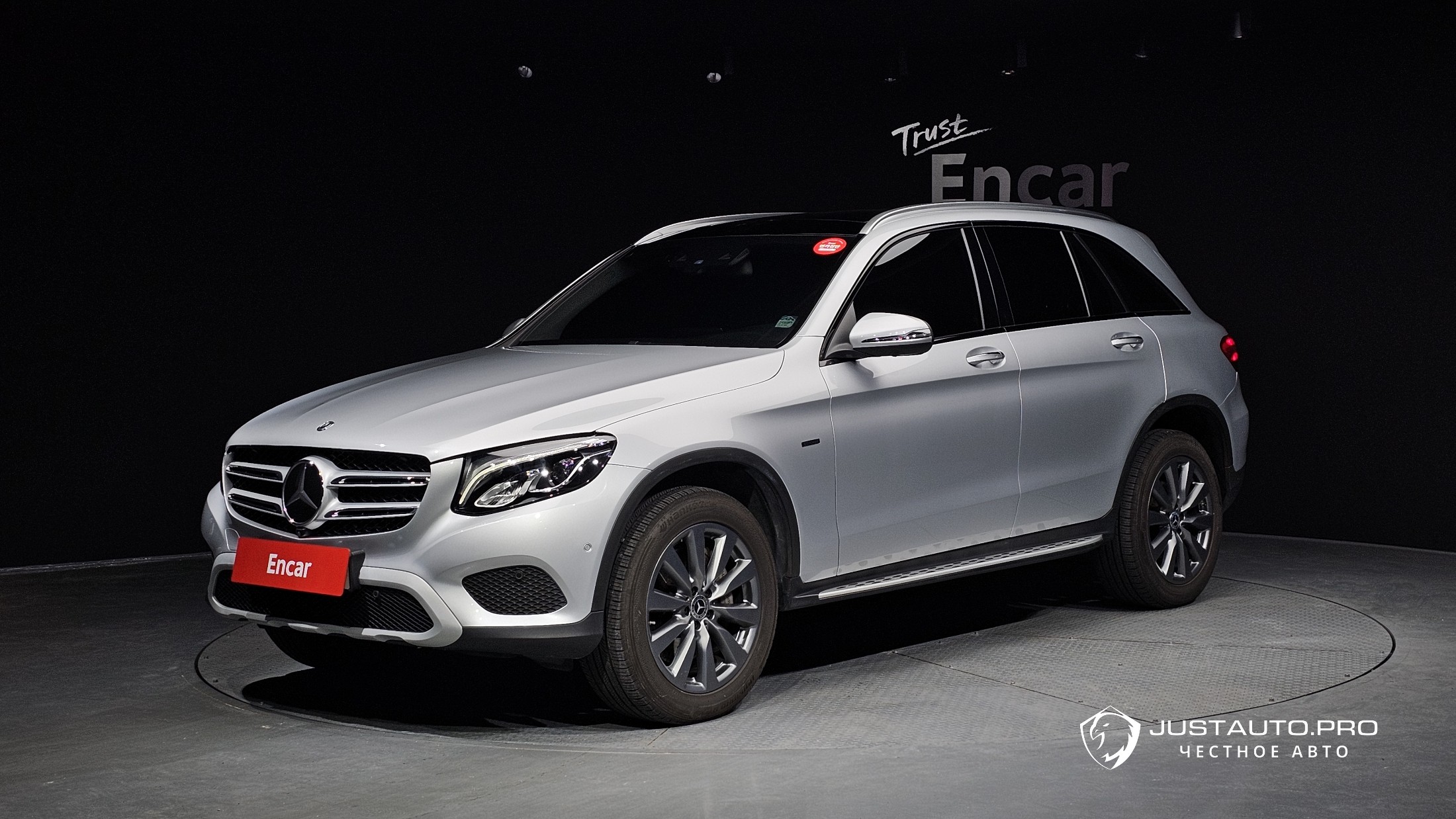 Автомобиль Mercedes-Benz GLC-Class