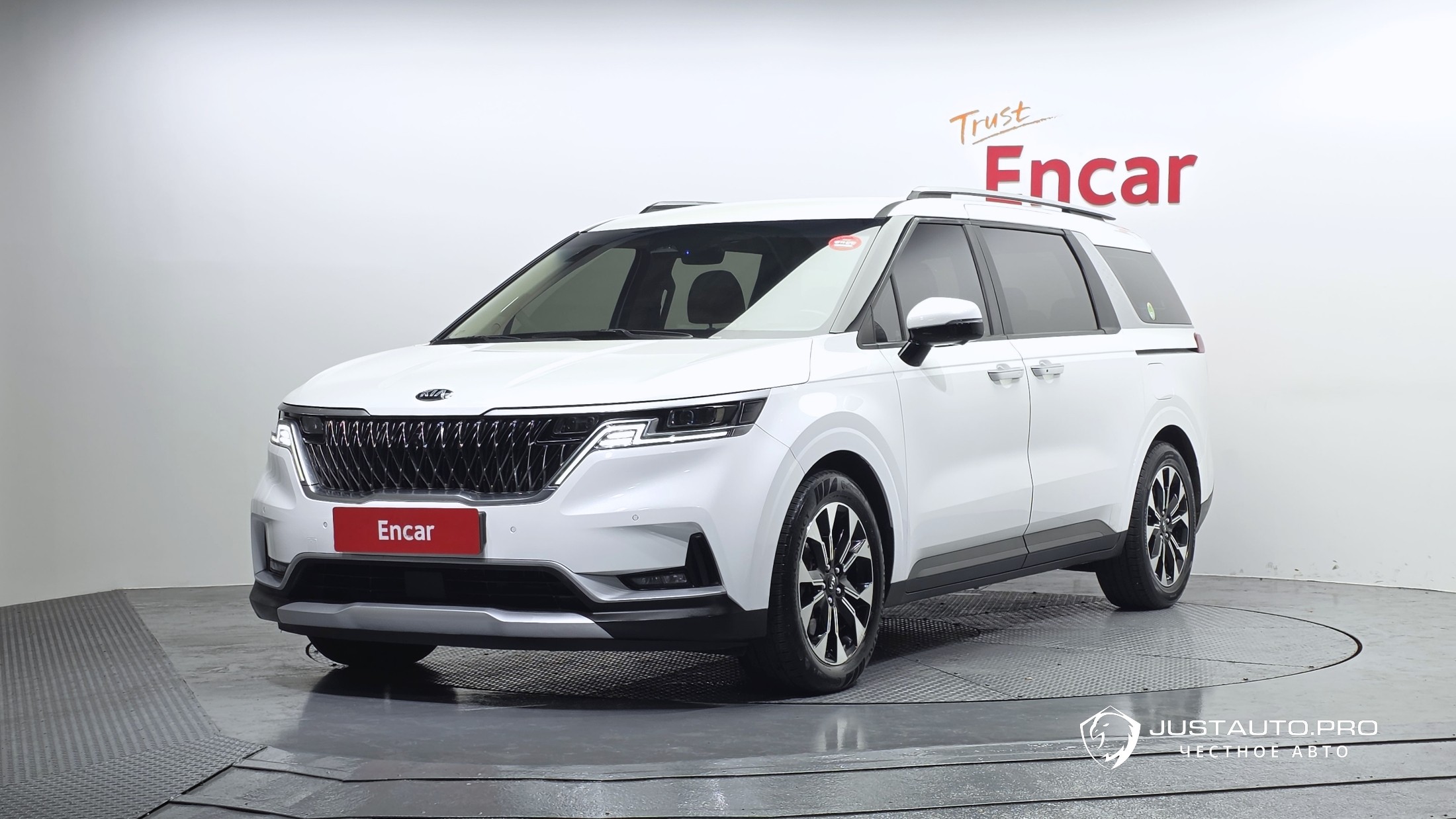 Автомобиль Kia Canival
