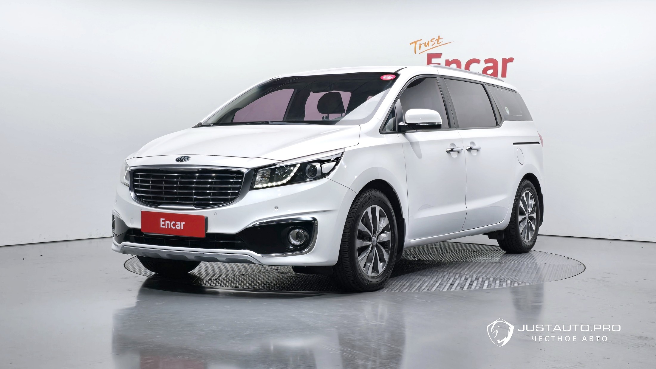 Автомобиль Kia Canival