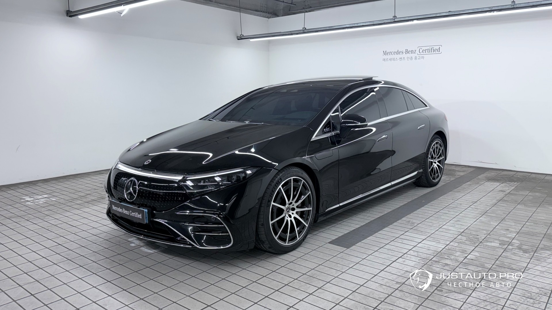 Автомобиль Mercedes-Benz EQS