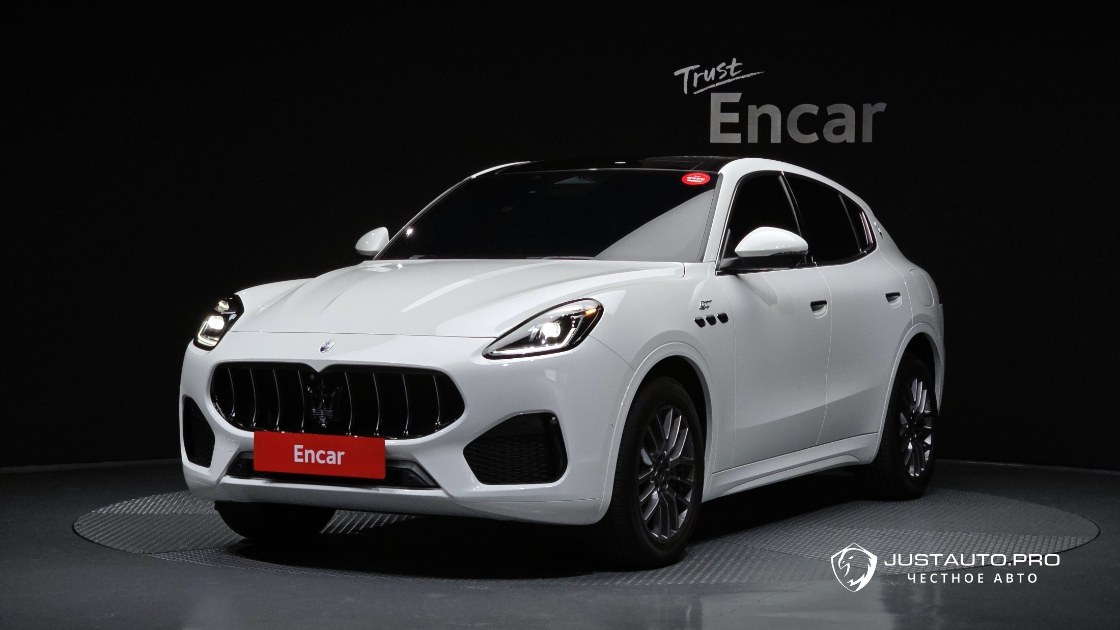 Автомобиль Maserati Grecale