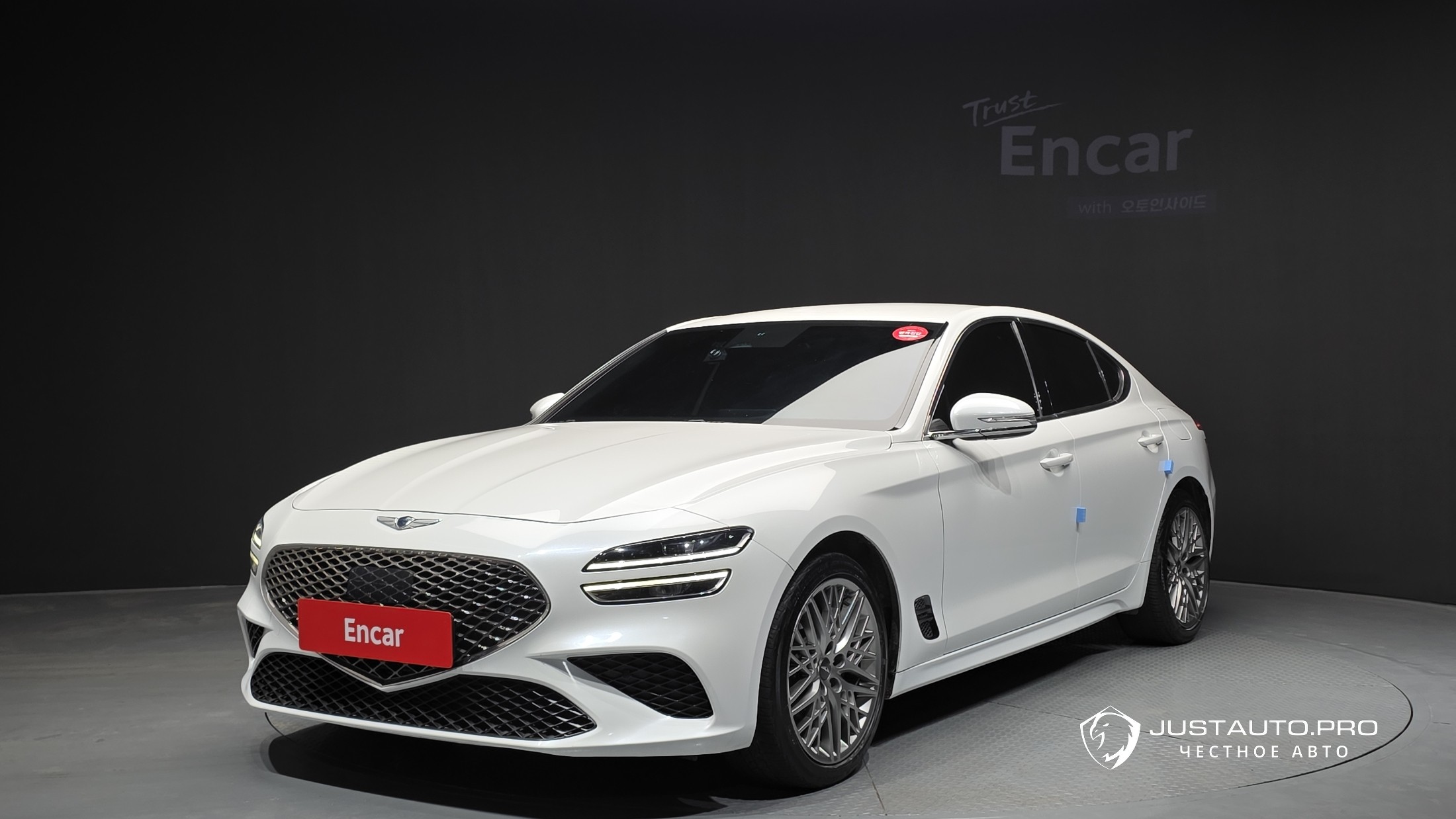 Автомобиль Genesis G70