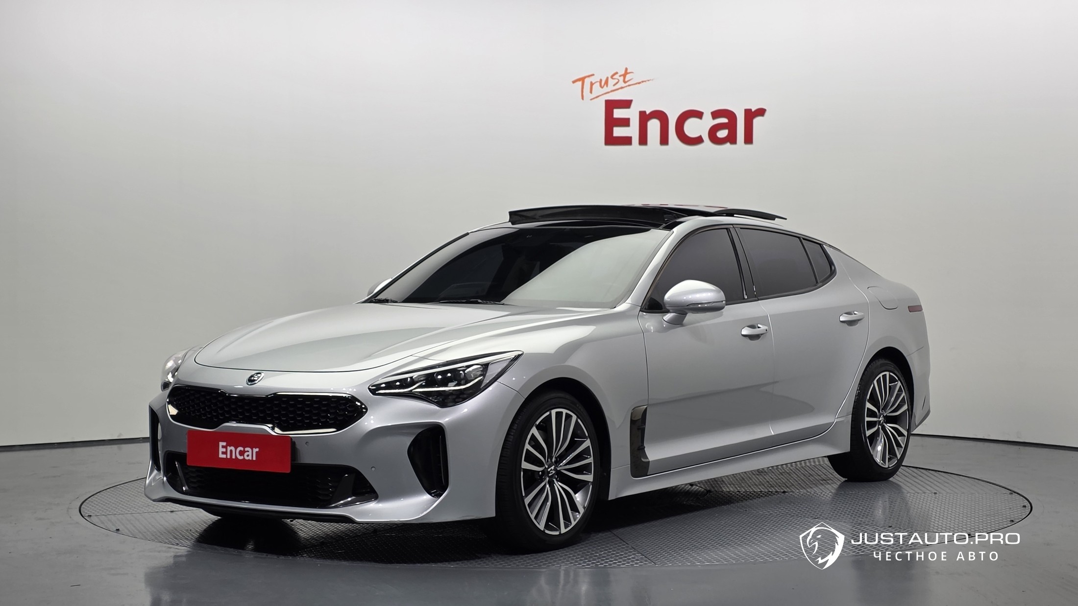 Автомобиль Kia Stinger