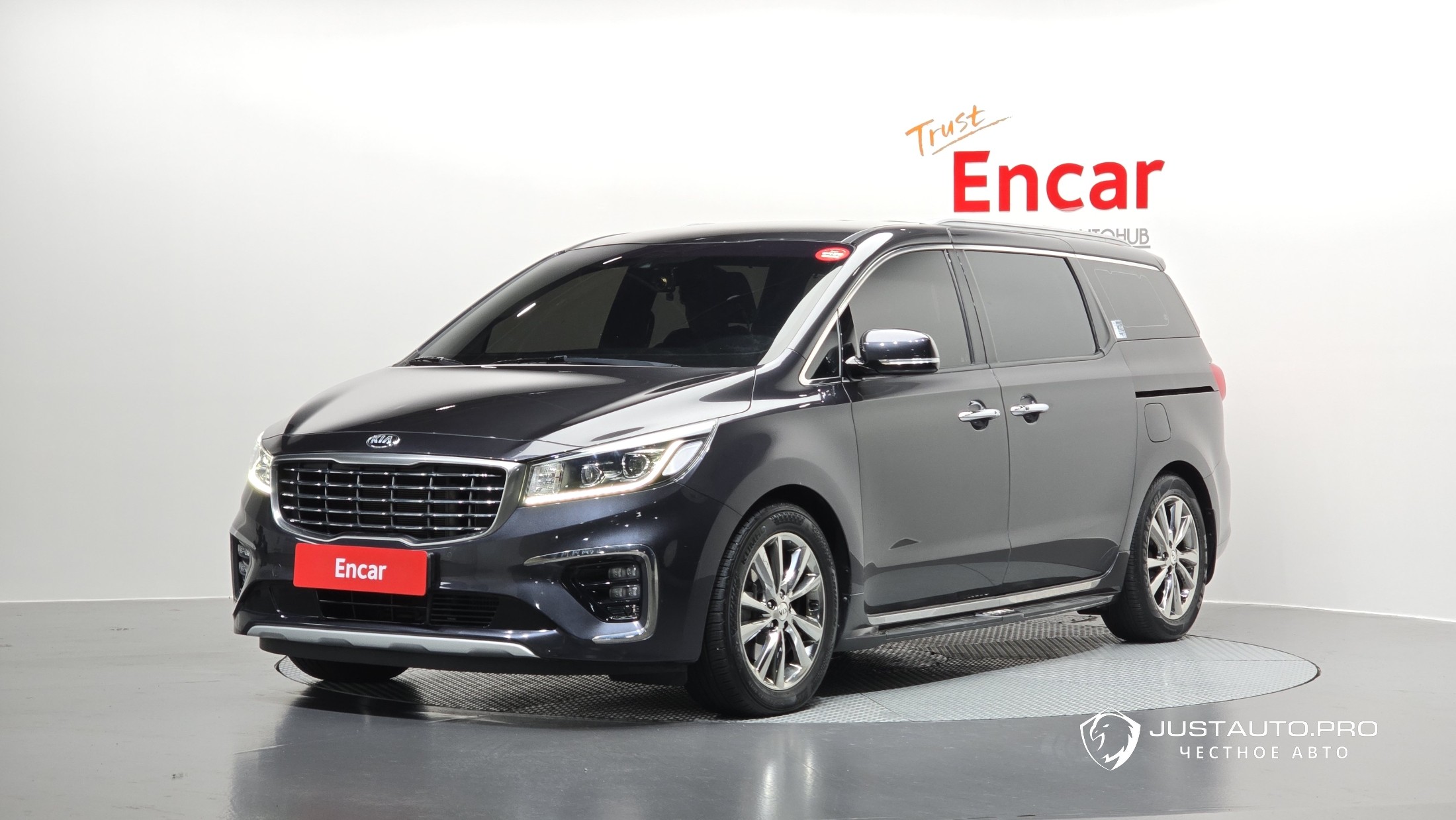 Автомобиль Kia Canival