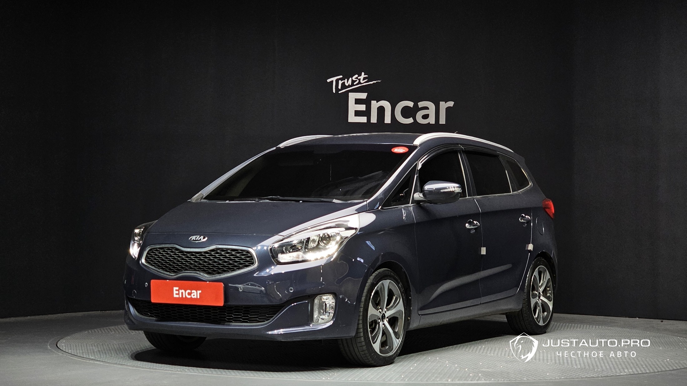 Автомобиль Kia Carens