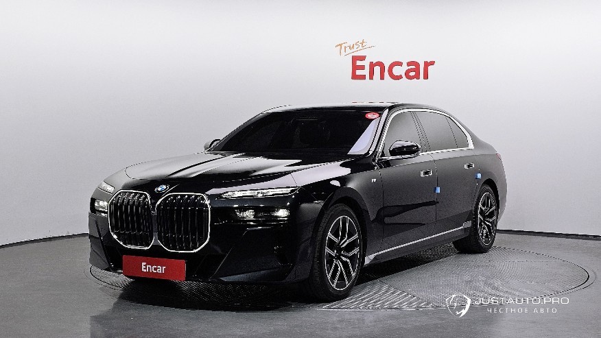Автомобиль BMW 7-Series