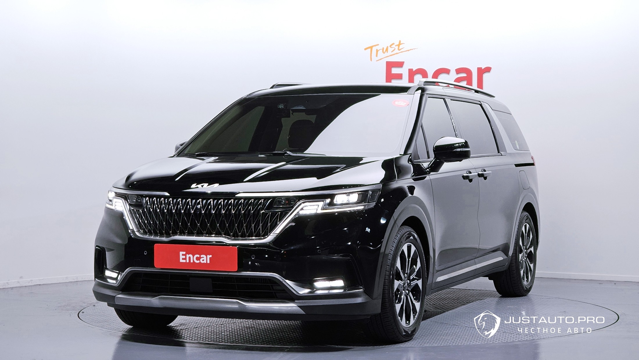 Автомобиль Kia Canival