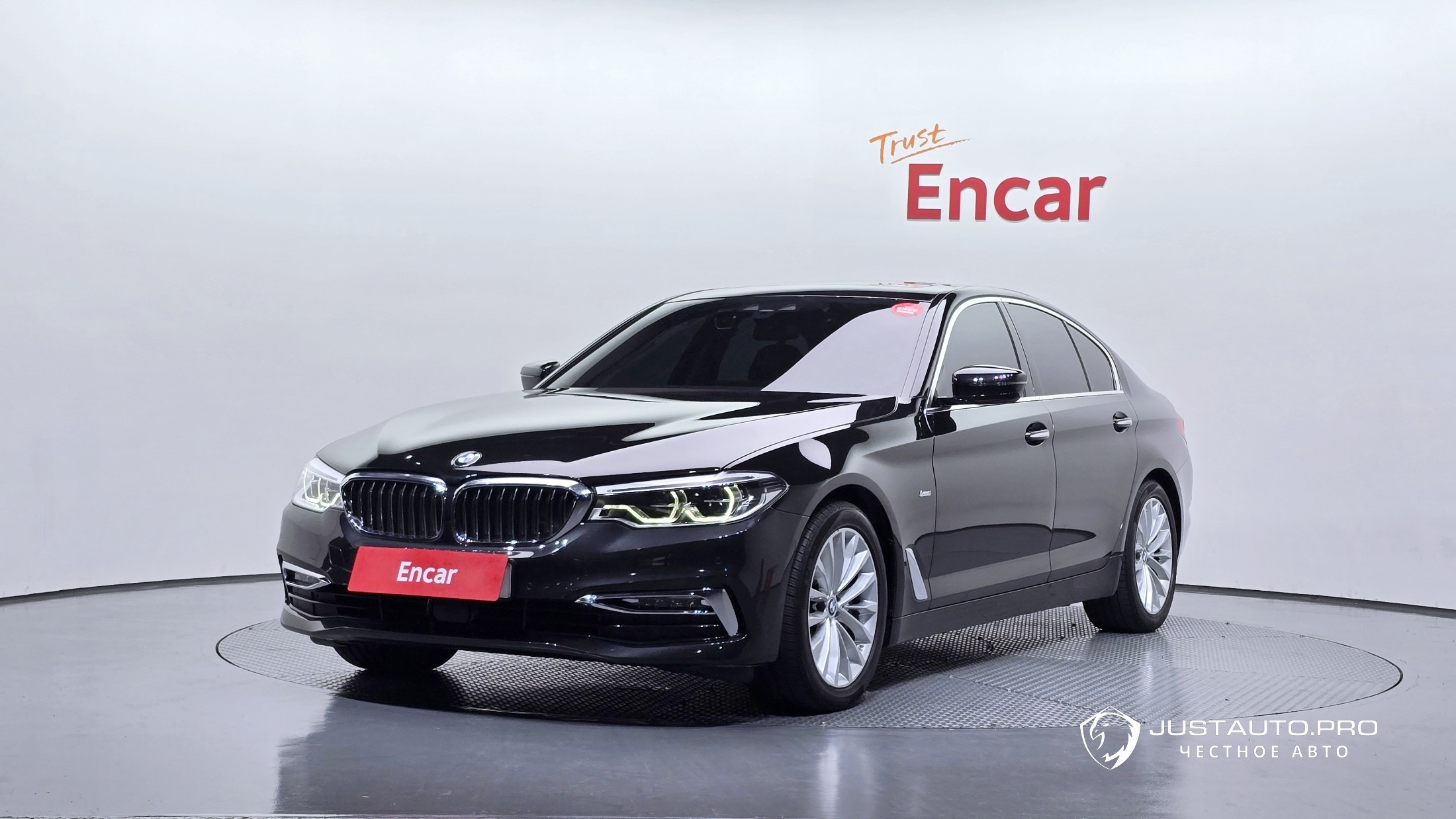 Автомобиль BMW 5-Series