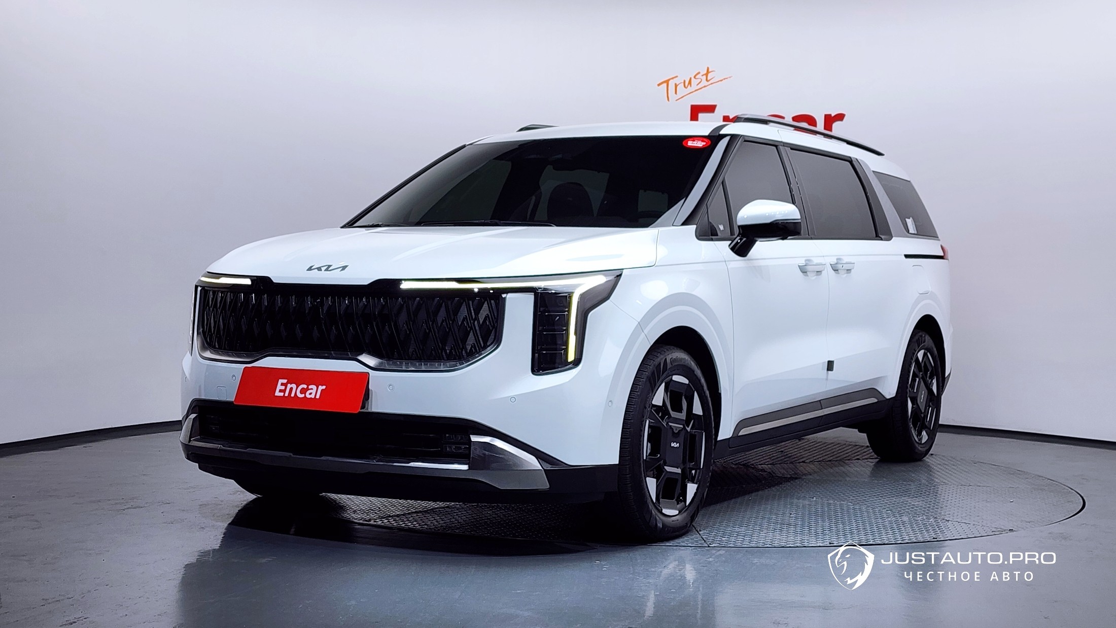 Автомобиль Kia Canival