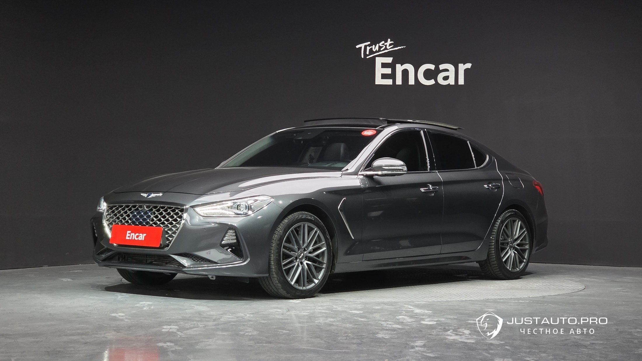 Автомобиль Genesis G70