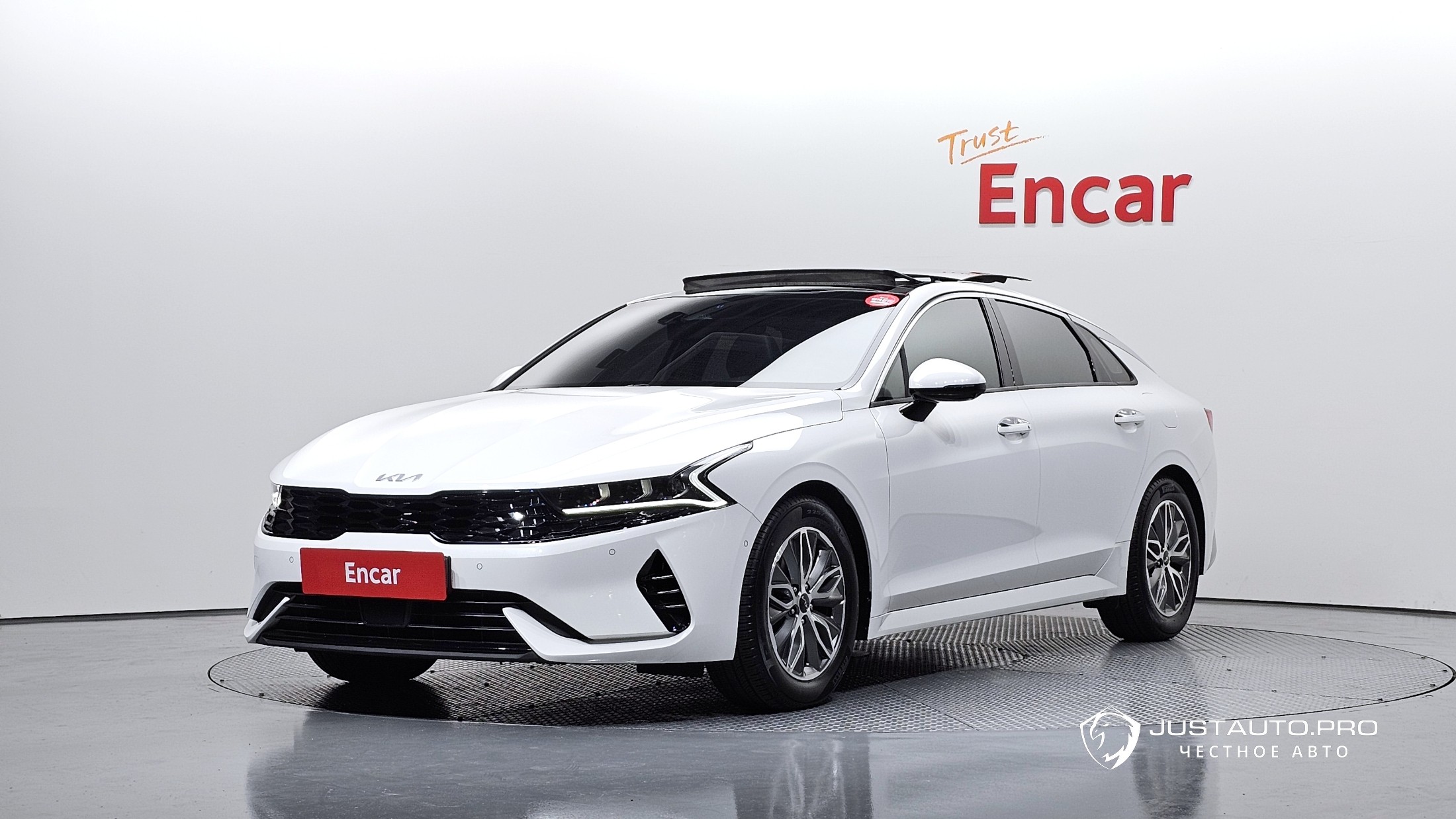 Автомобиль Kia K5