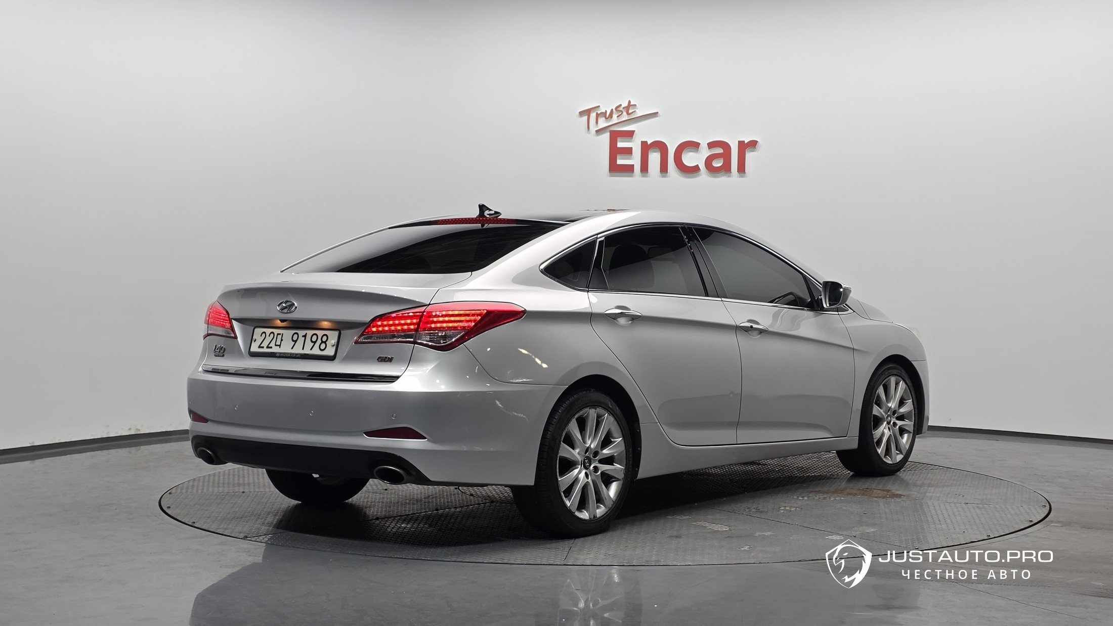 Автомобиль Hyundai i40