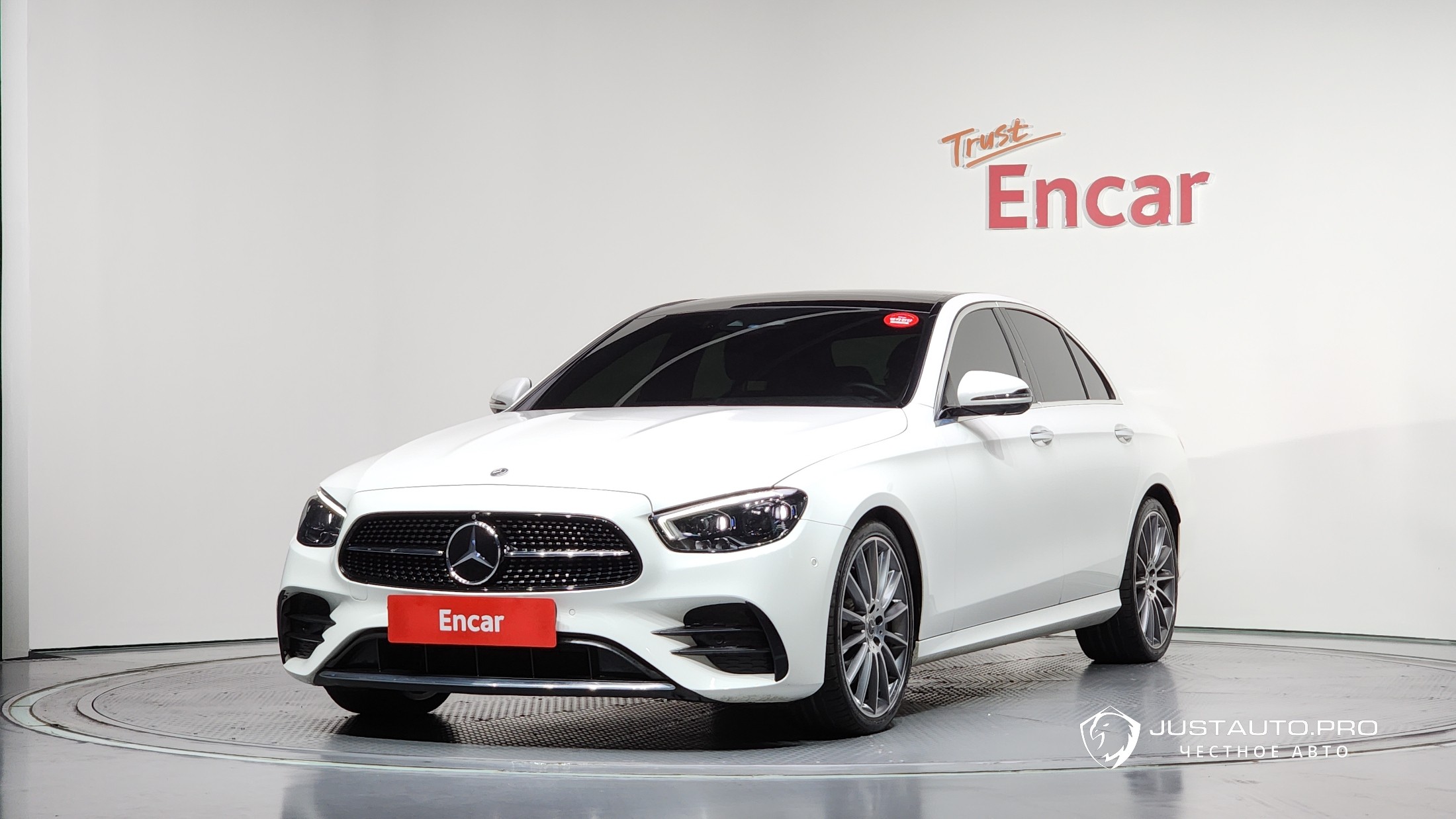 Автомобиль Mercedes-Benz E-Class