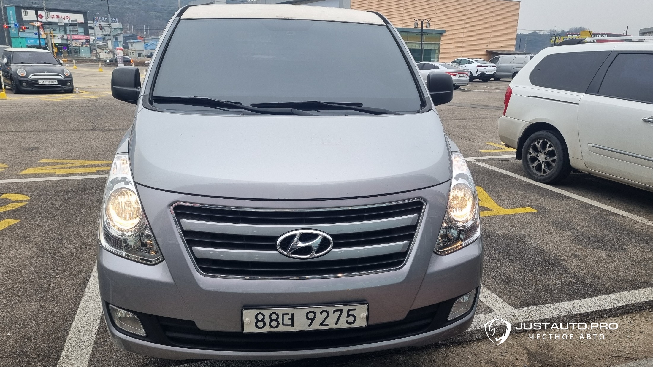 Автомобиль Hyundai Starex