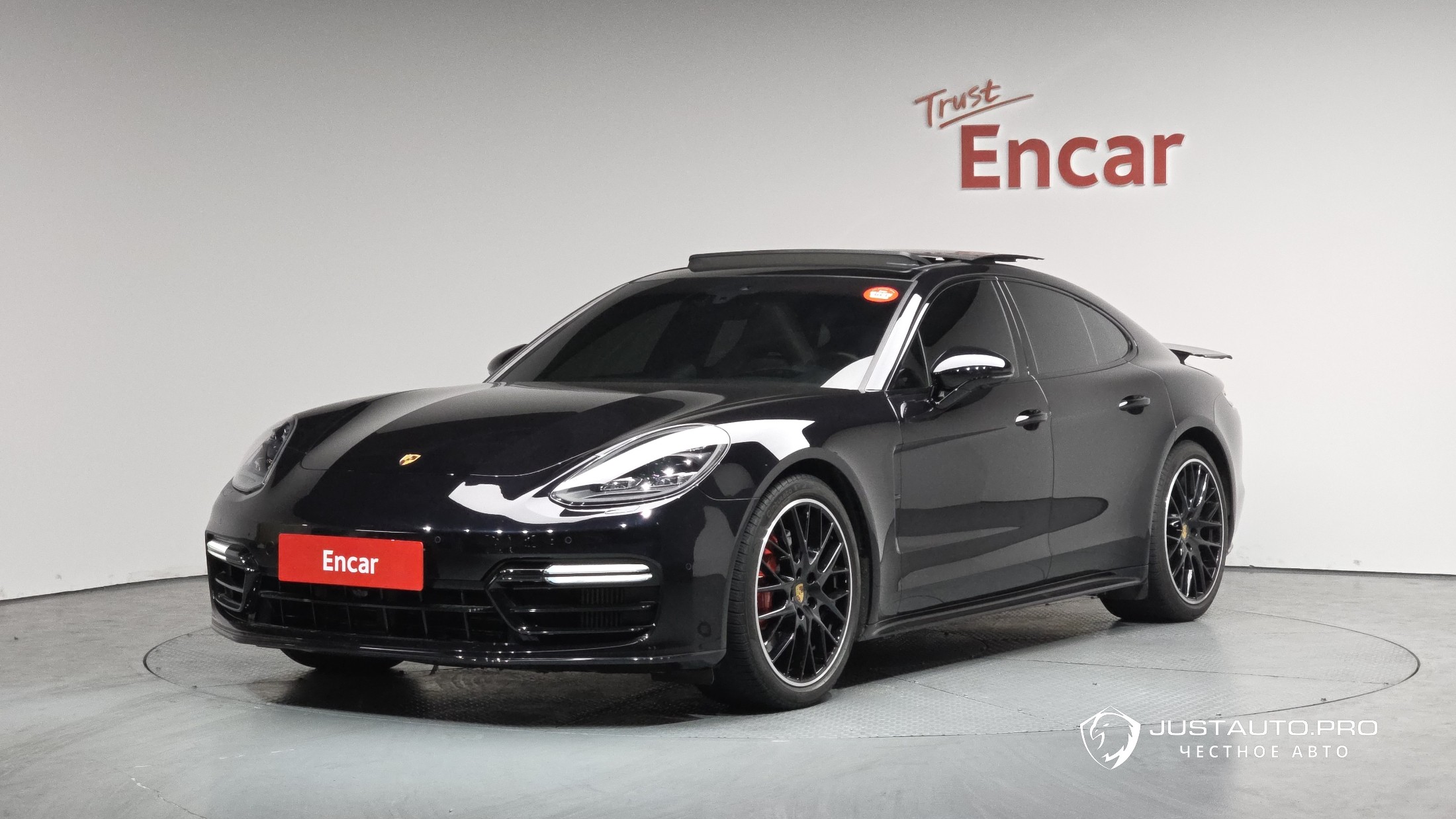 Автомобиль Porsche Panamera