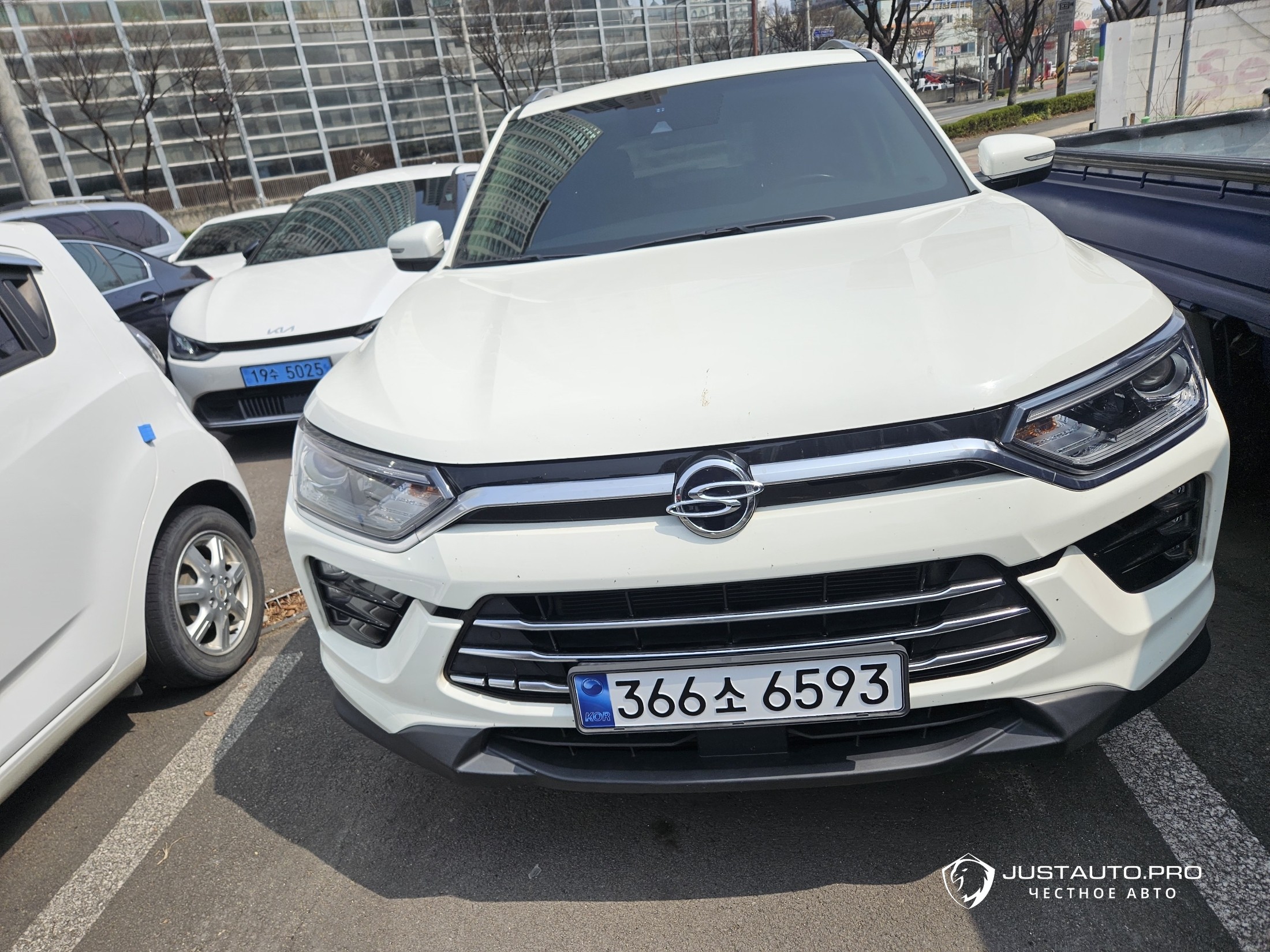 Автомобиль KG_Mobility_Ssangyong KORANDO