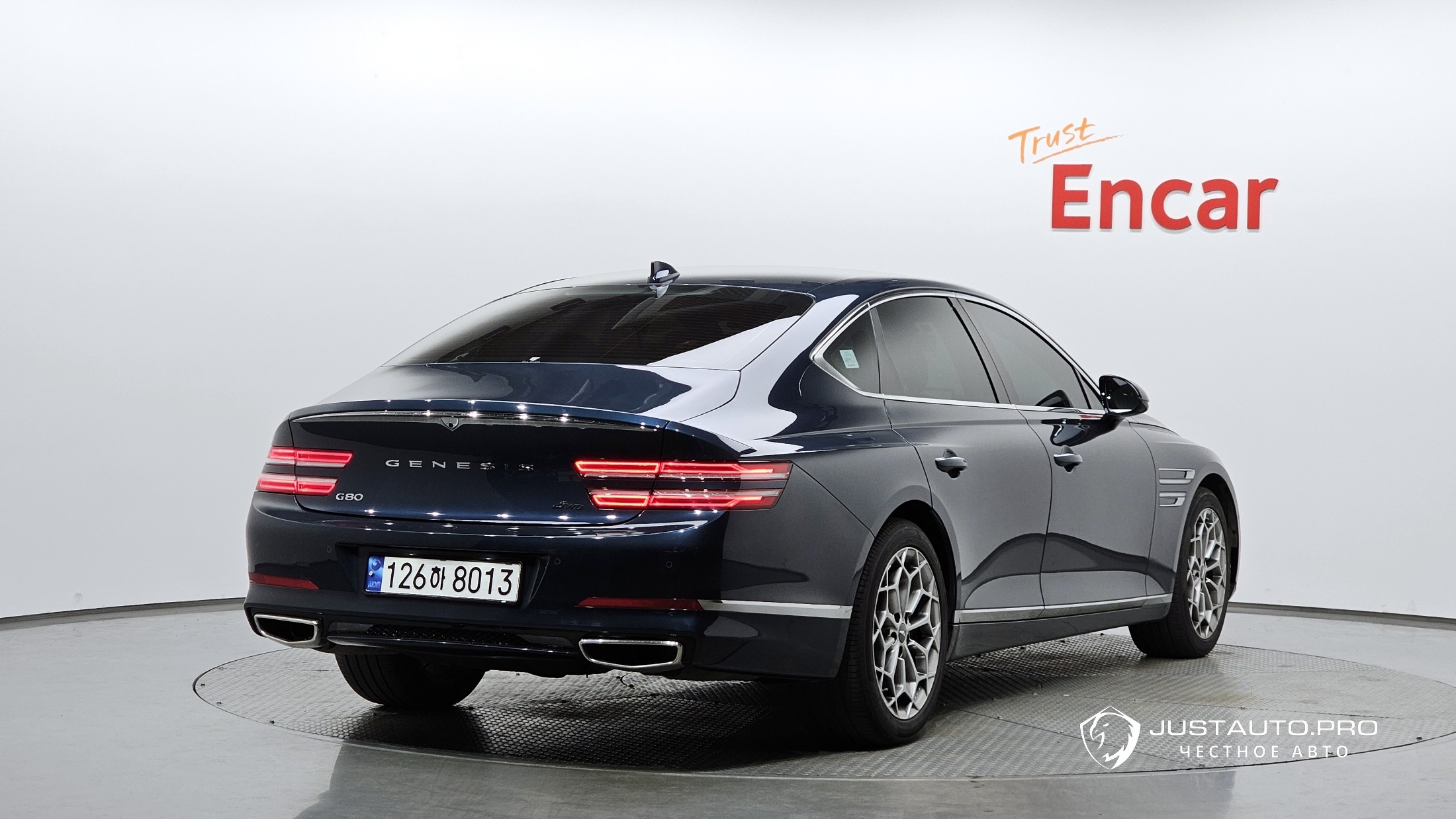 Автомобиль Genesis G80