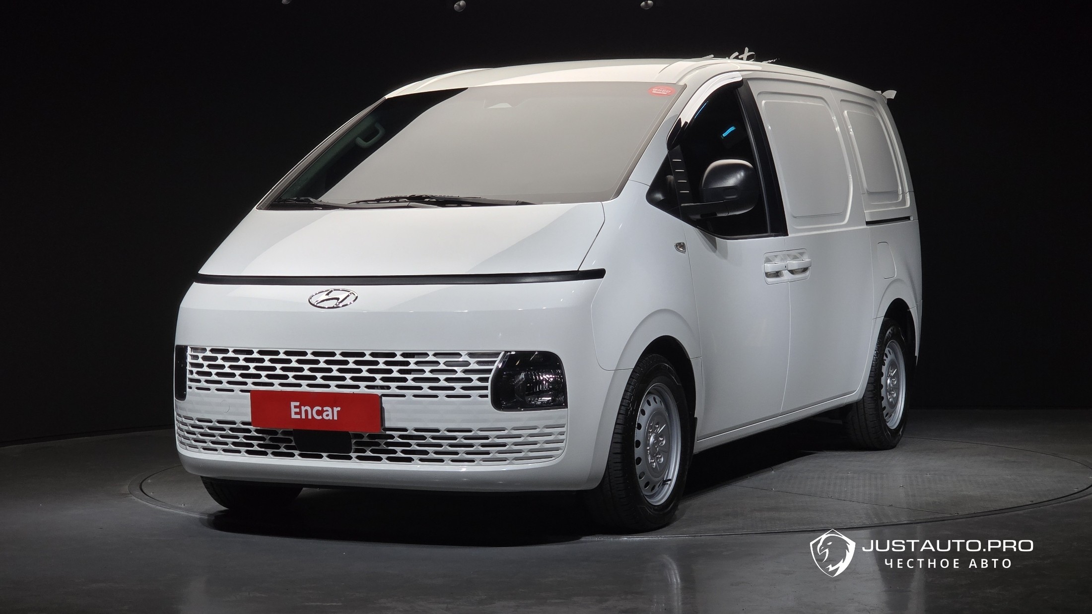 Автомобиль Hyundai Staria