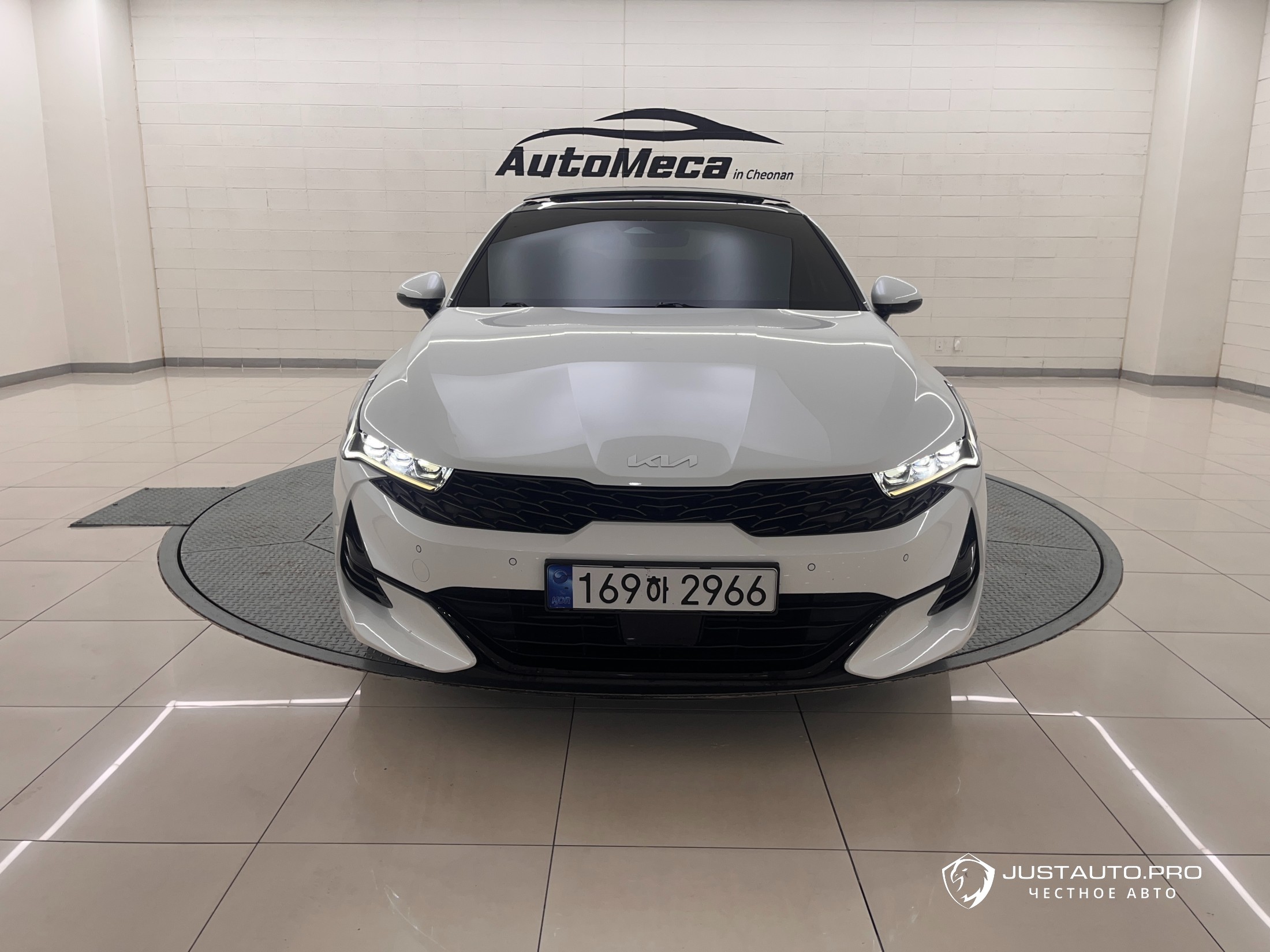 Автомобиль Kia K5