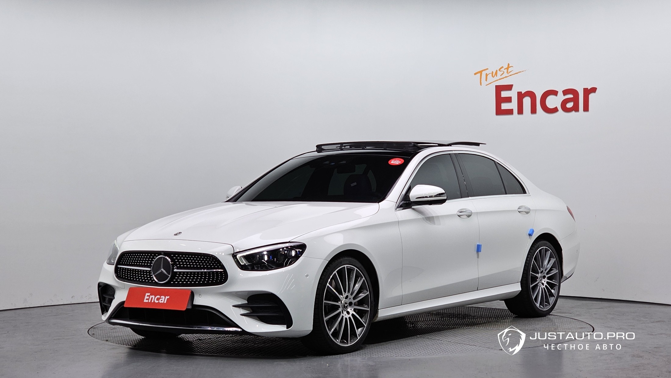 Автомобиль Mercedes-Benz E-Class