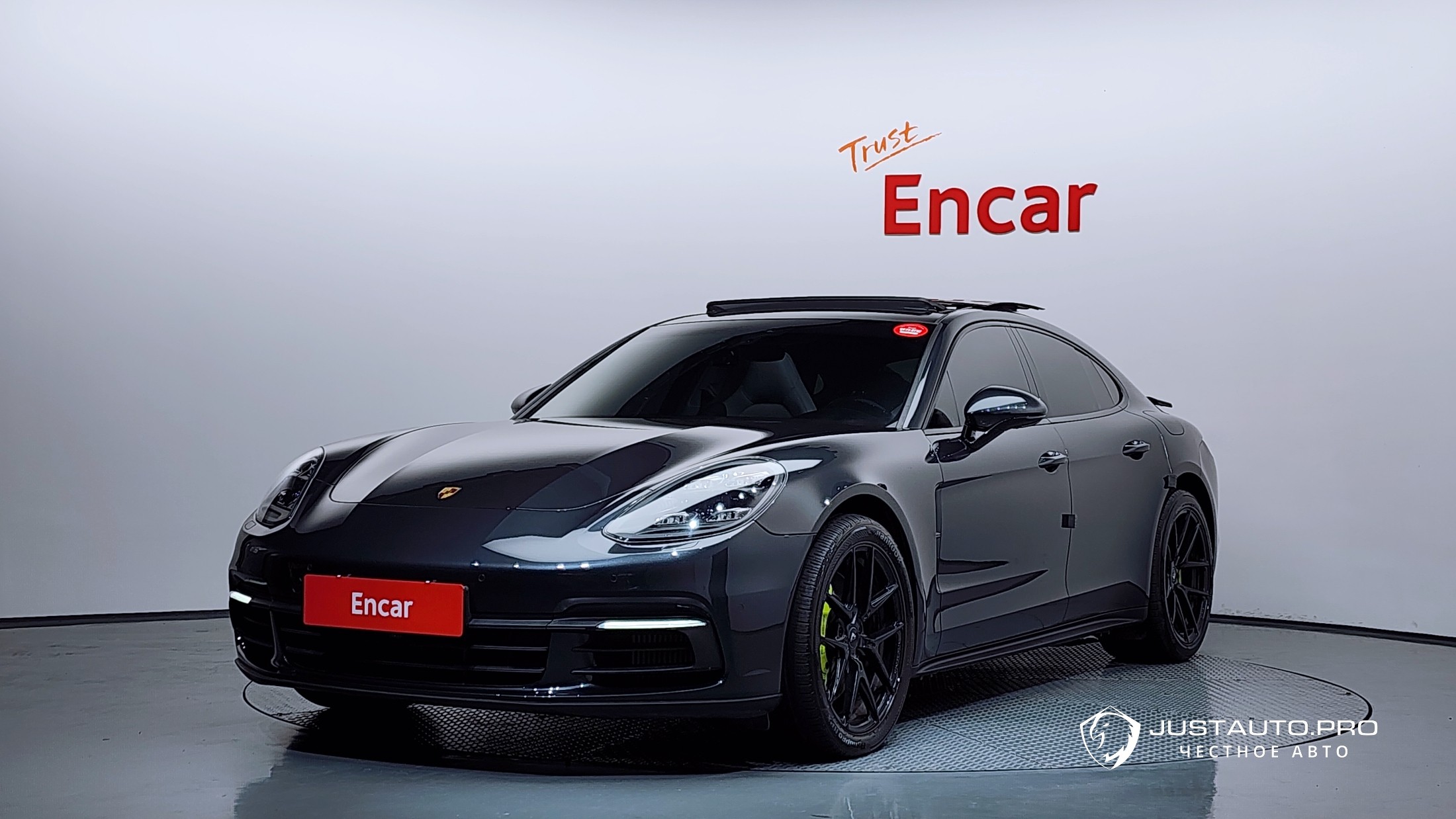 Автомобиль Porsche Panamera