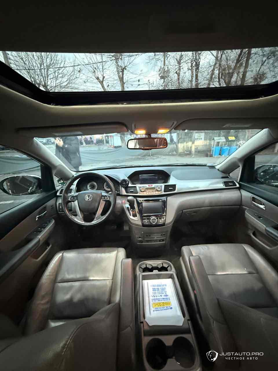 Автомобиль Honda Odyssey