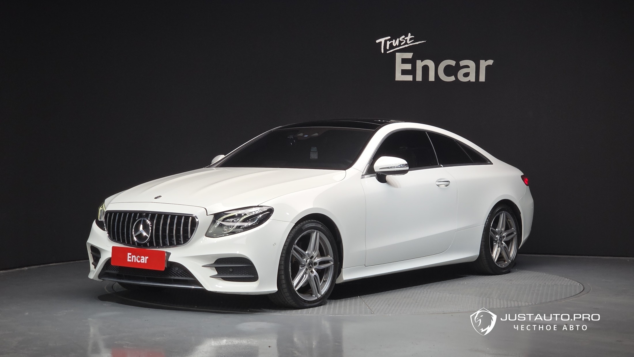 Автомобиль Mercedes-Benz E-Class