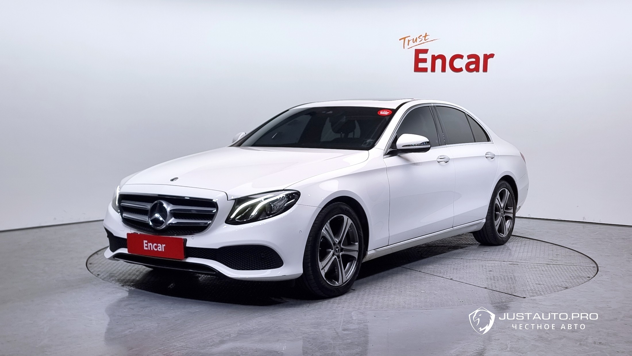 Автомобиль Mercedes-Benz E-Class