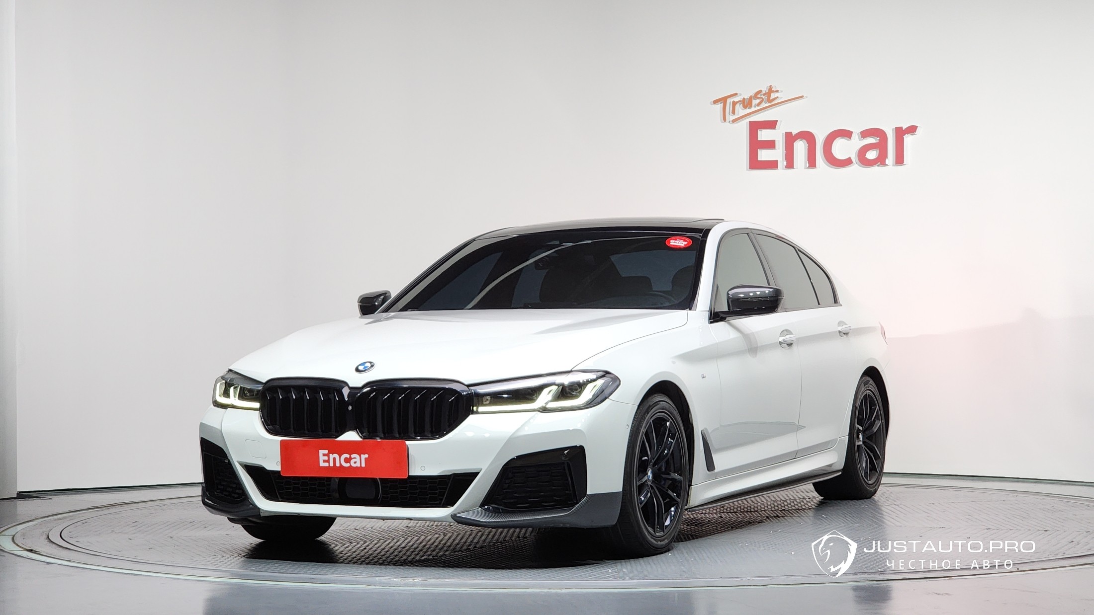 Автомобиль BMW 5-Series