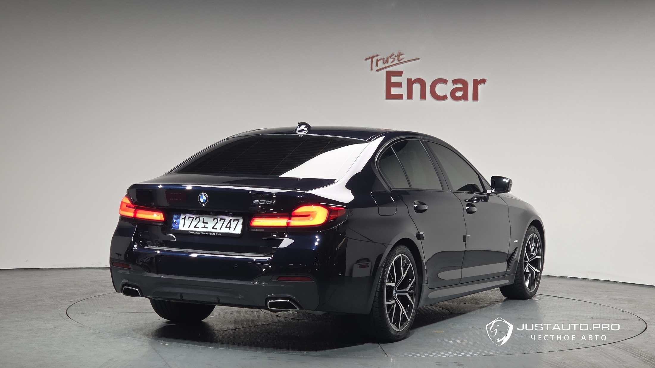 Автомобиль BMW 5-Series