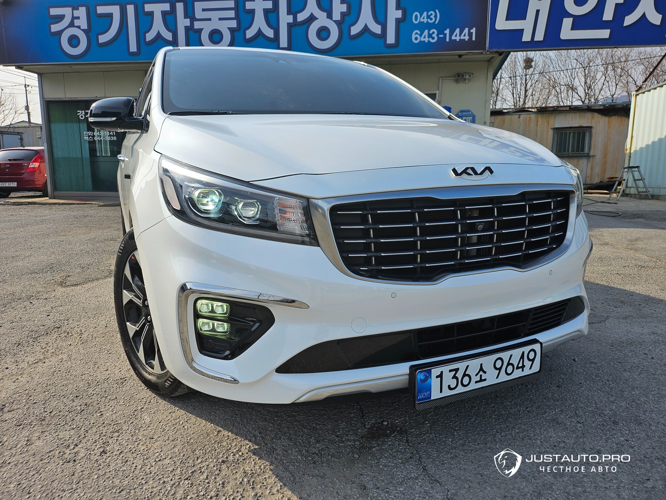 Автомобиль Kia Canival