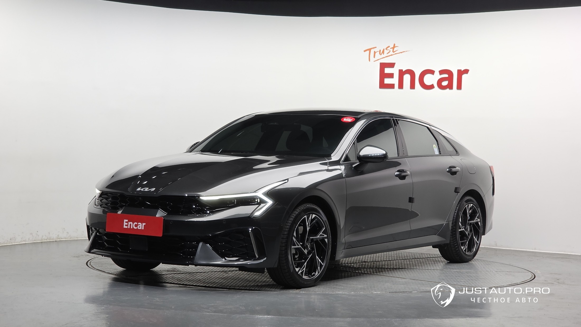 Автомобиль Kia K5