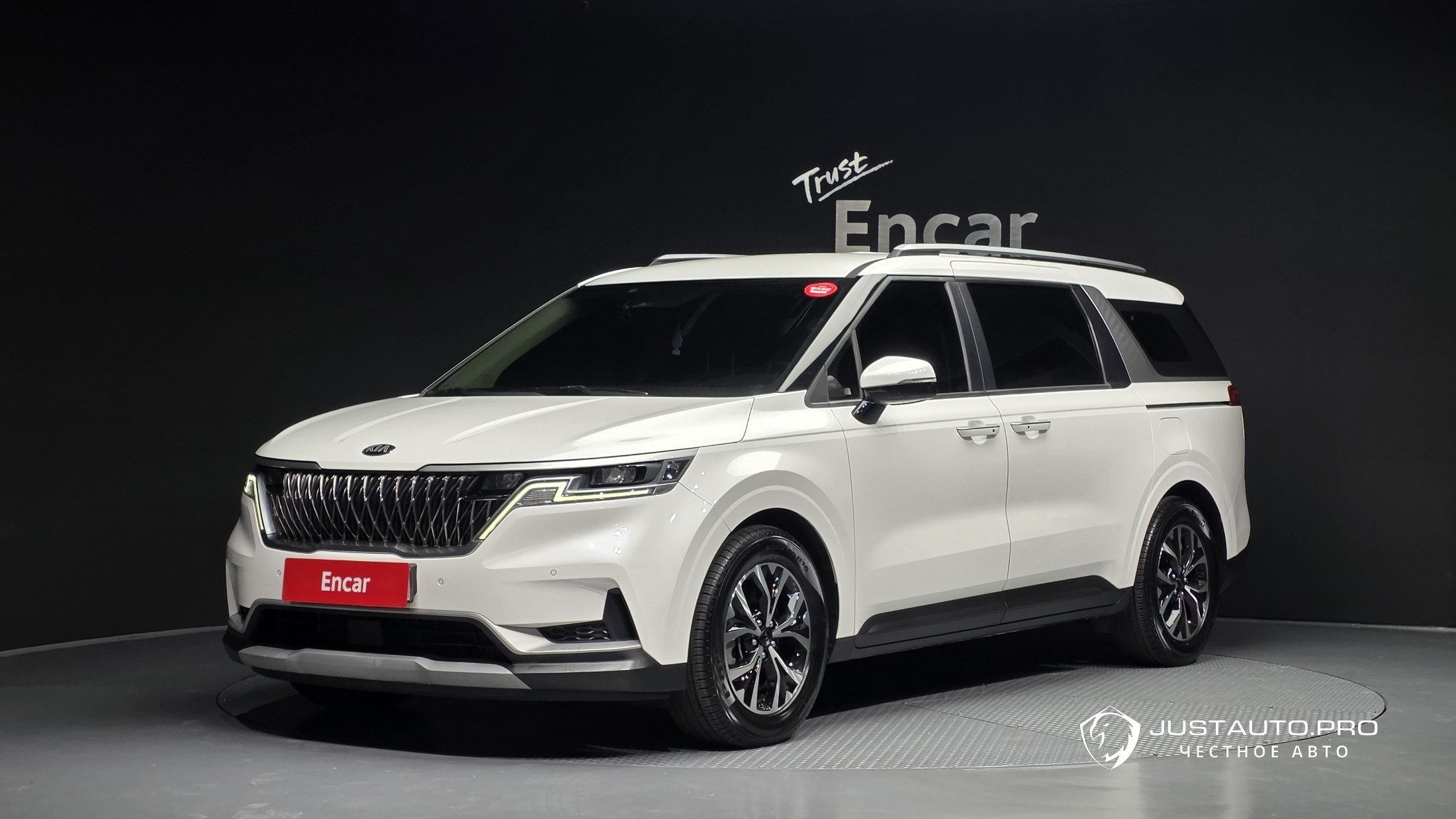 Автомобиль Kia Canival