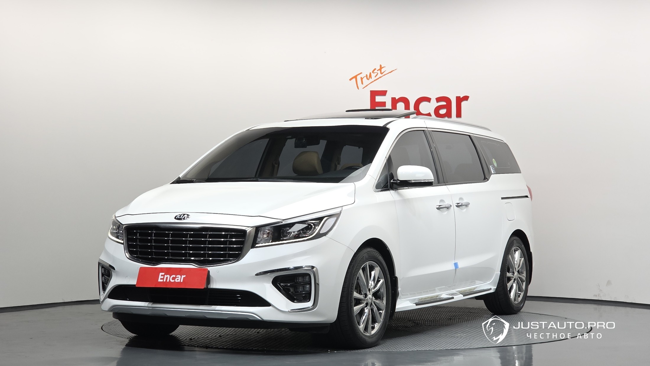 Автомобиль Kia Canival