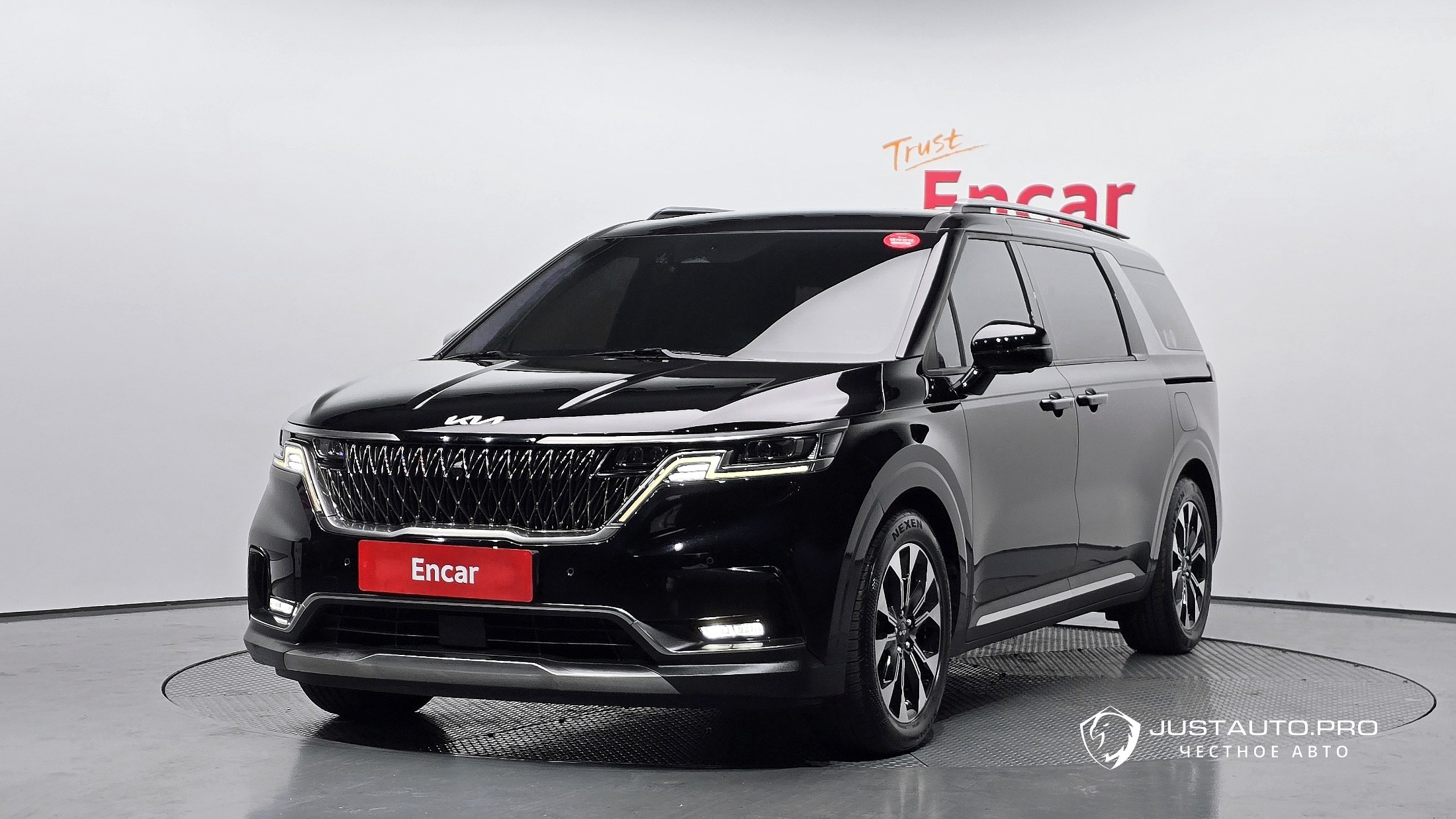 Автомобиль Kia Canival
