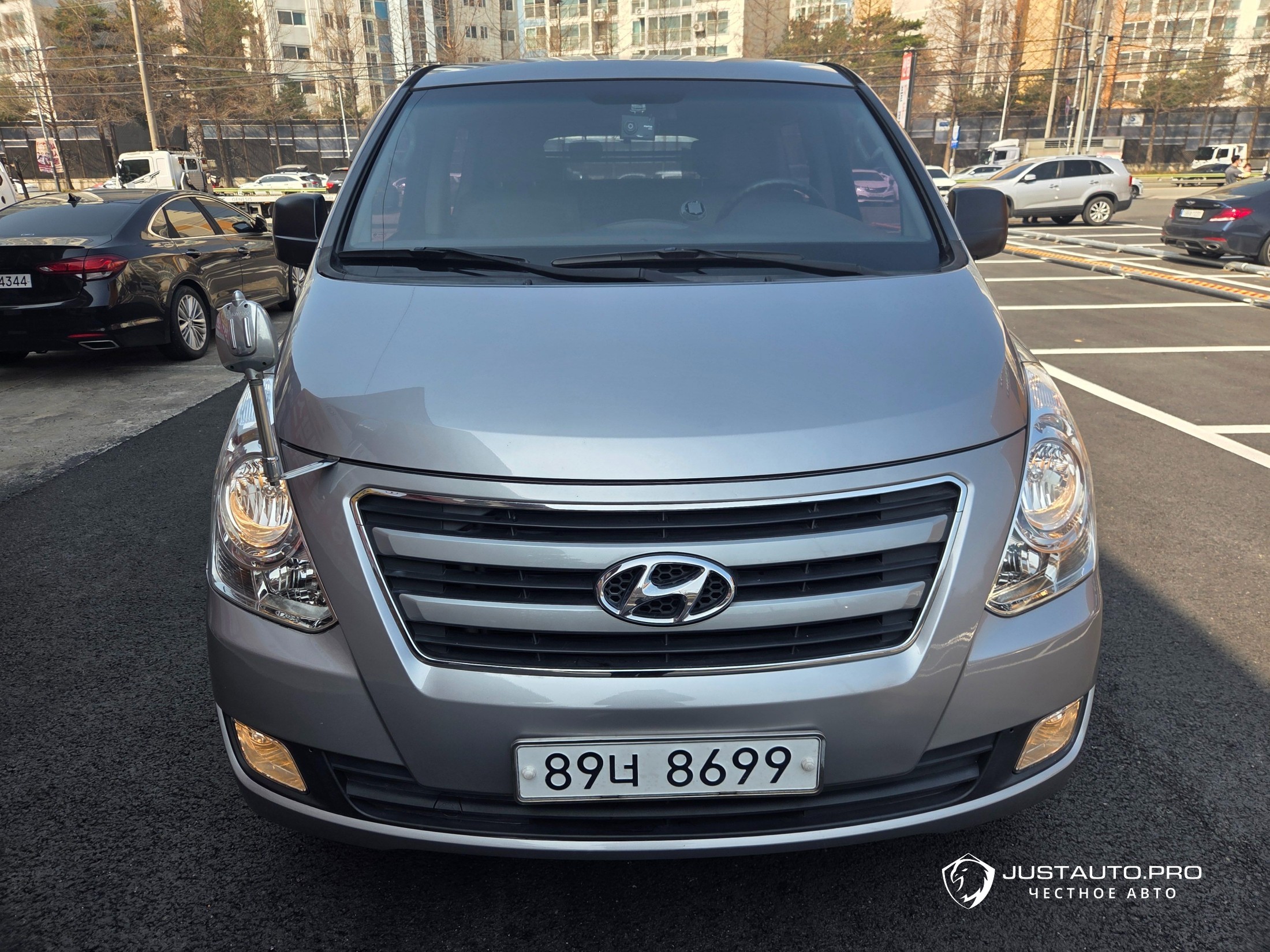 Автомобиль Hyundai Starex