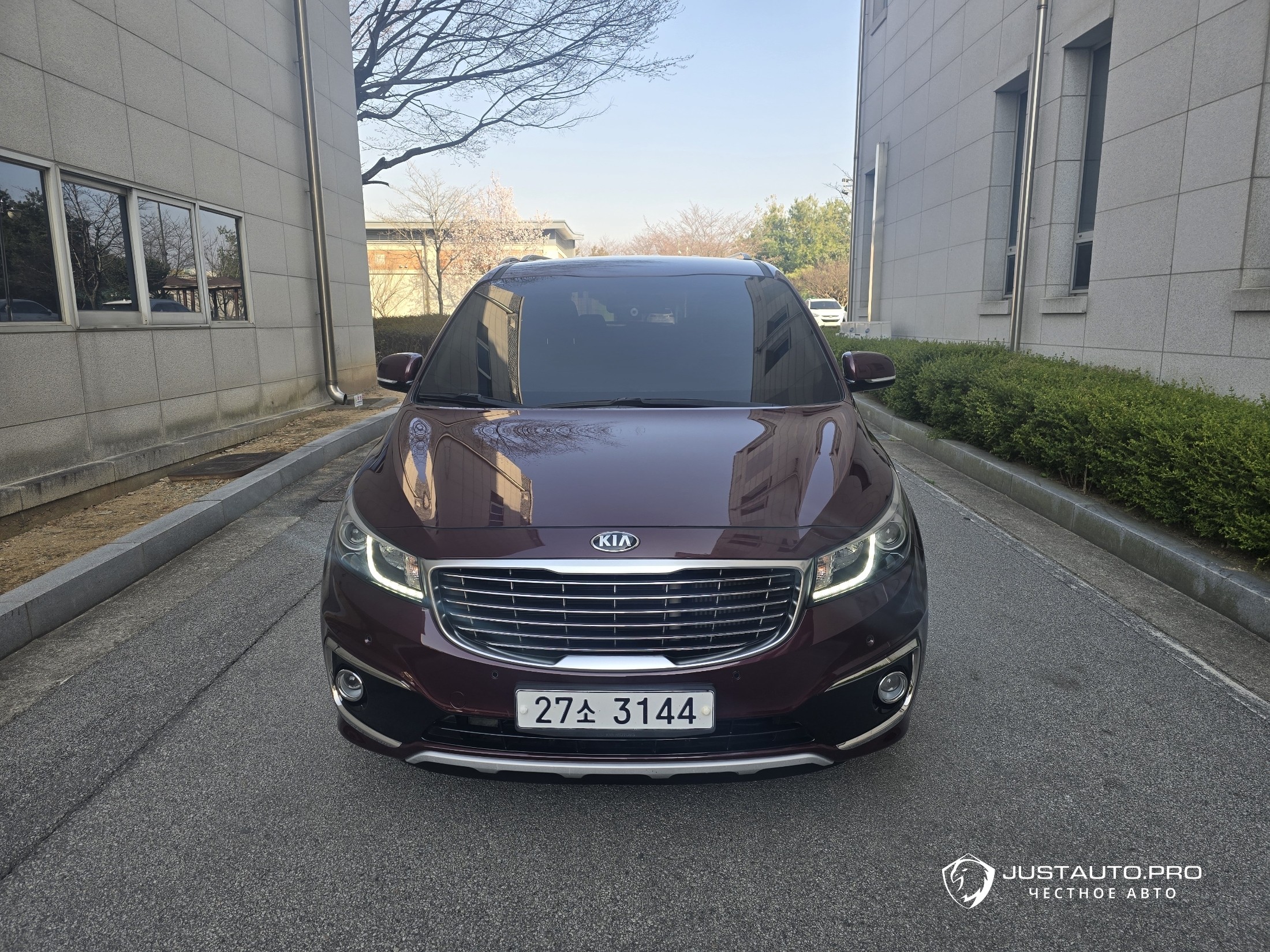 Автомобиль Kia Canival