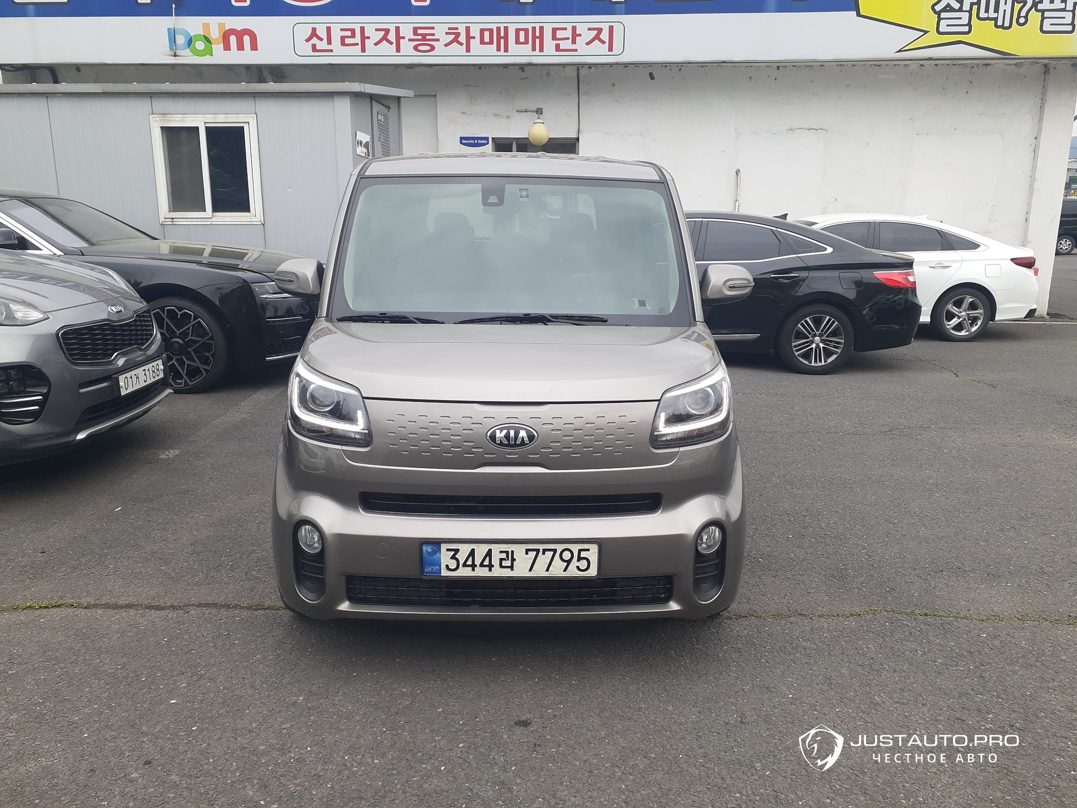 Автомобиль Kia RAY