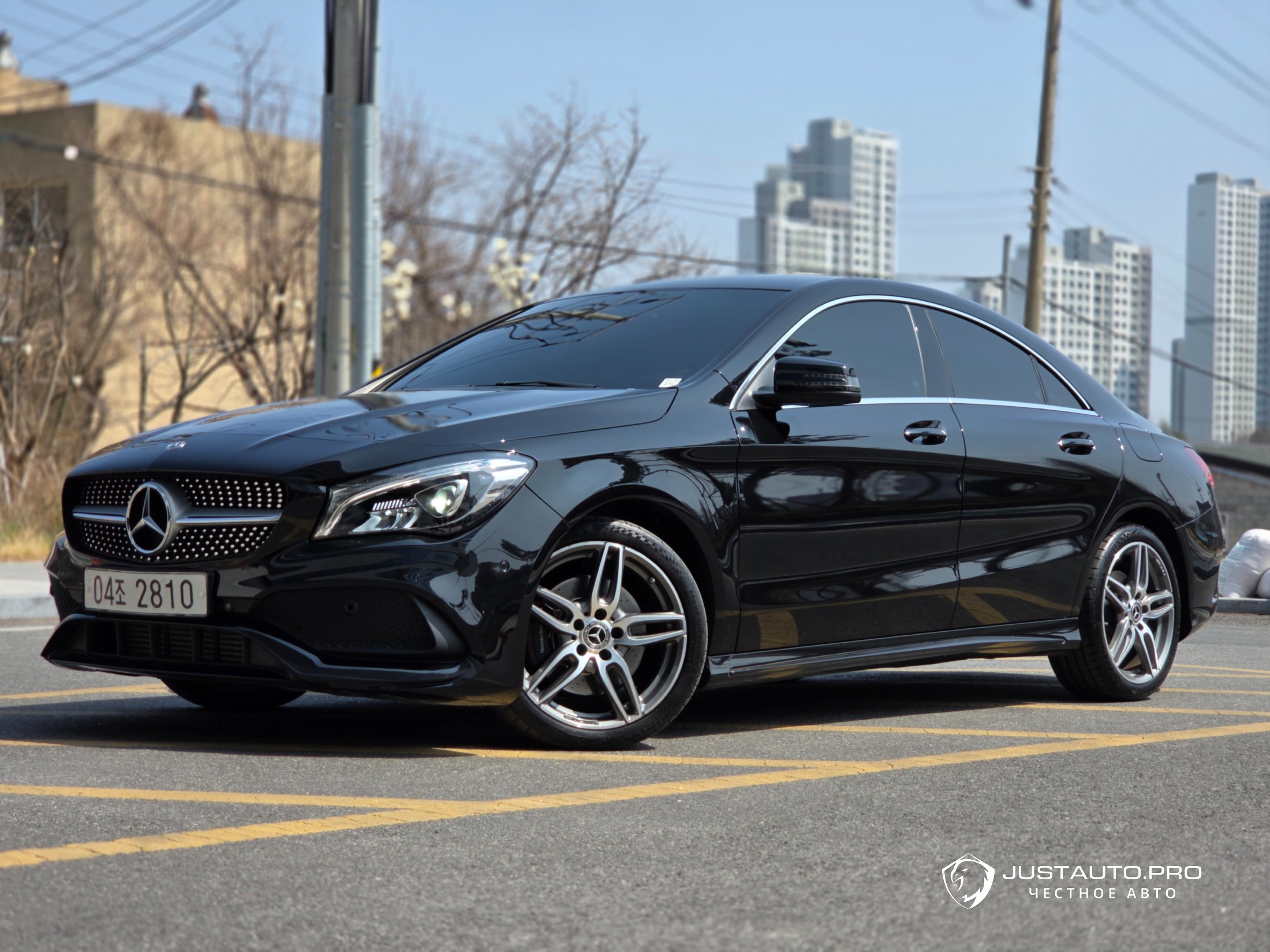 Автомобиль Mercedes-Benz CLA-Class
