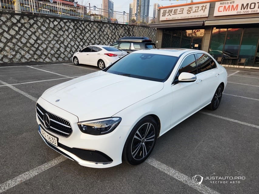 Автомобиль Mercedes-Benz E-Class