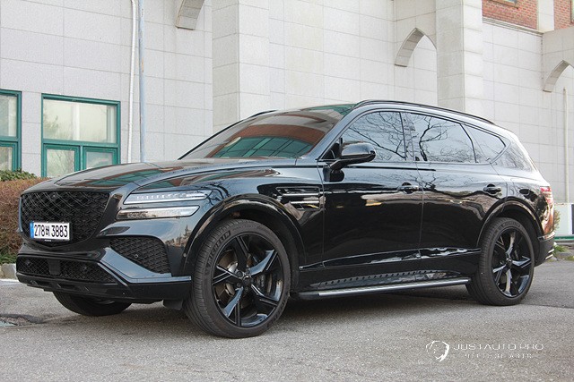 Автомобиль Genesis GV80