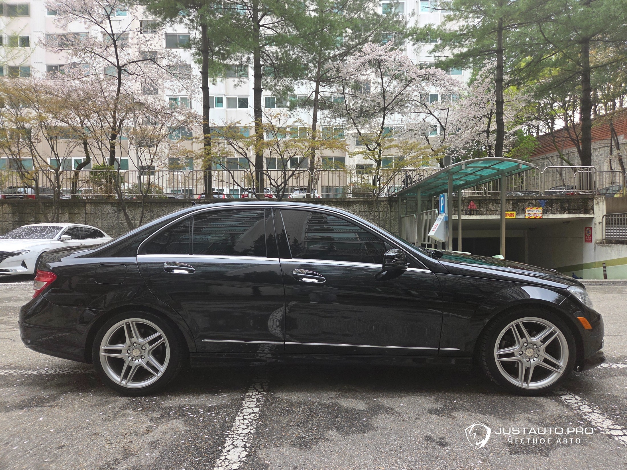 Автомобиль Mercedes-Benz C-Class