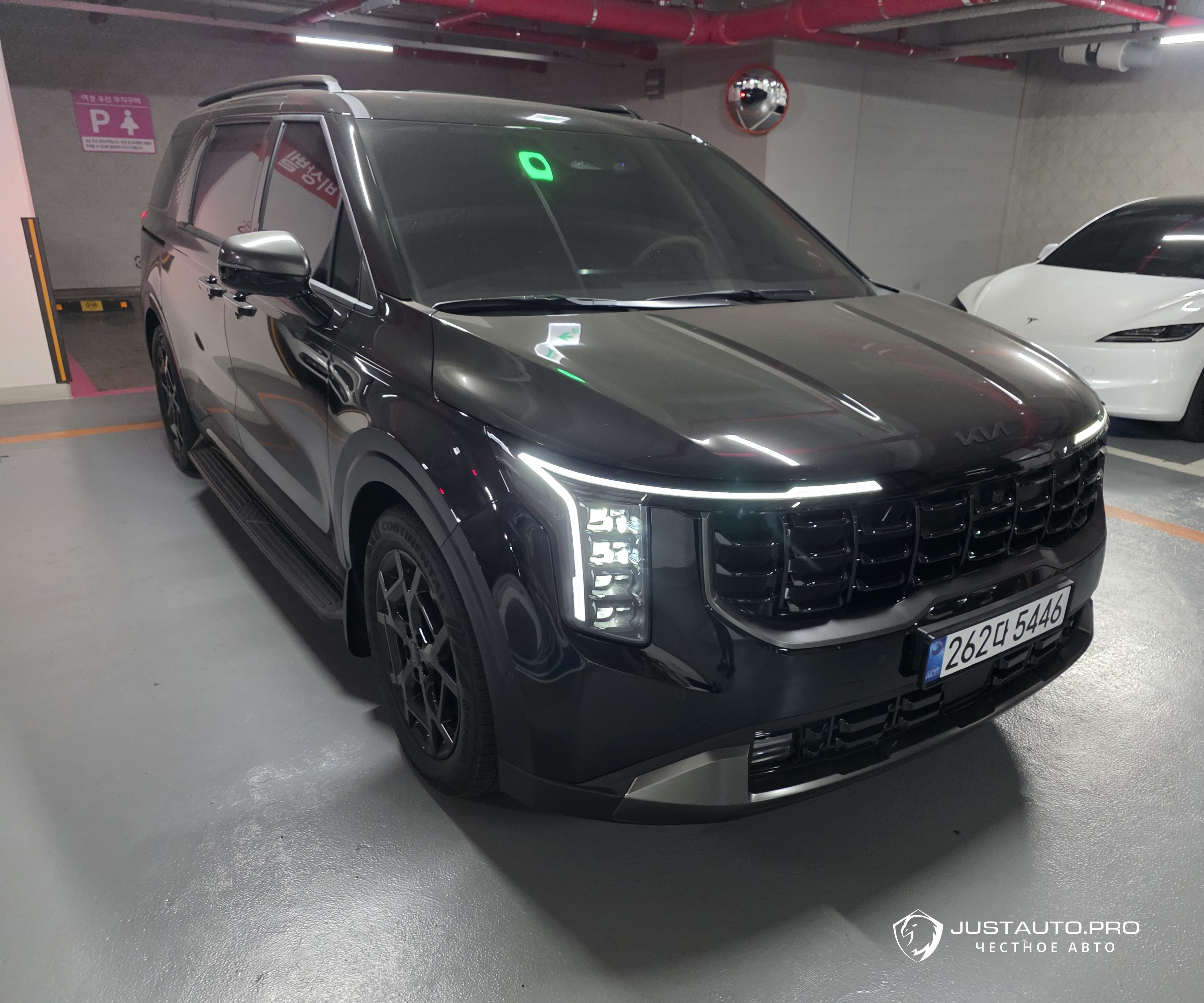 Автомобиль Kia Canival