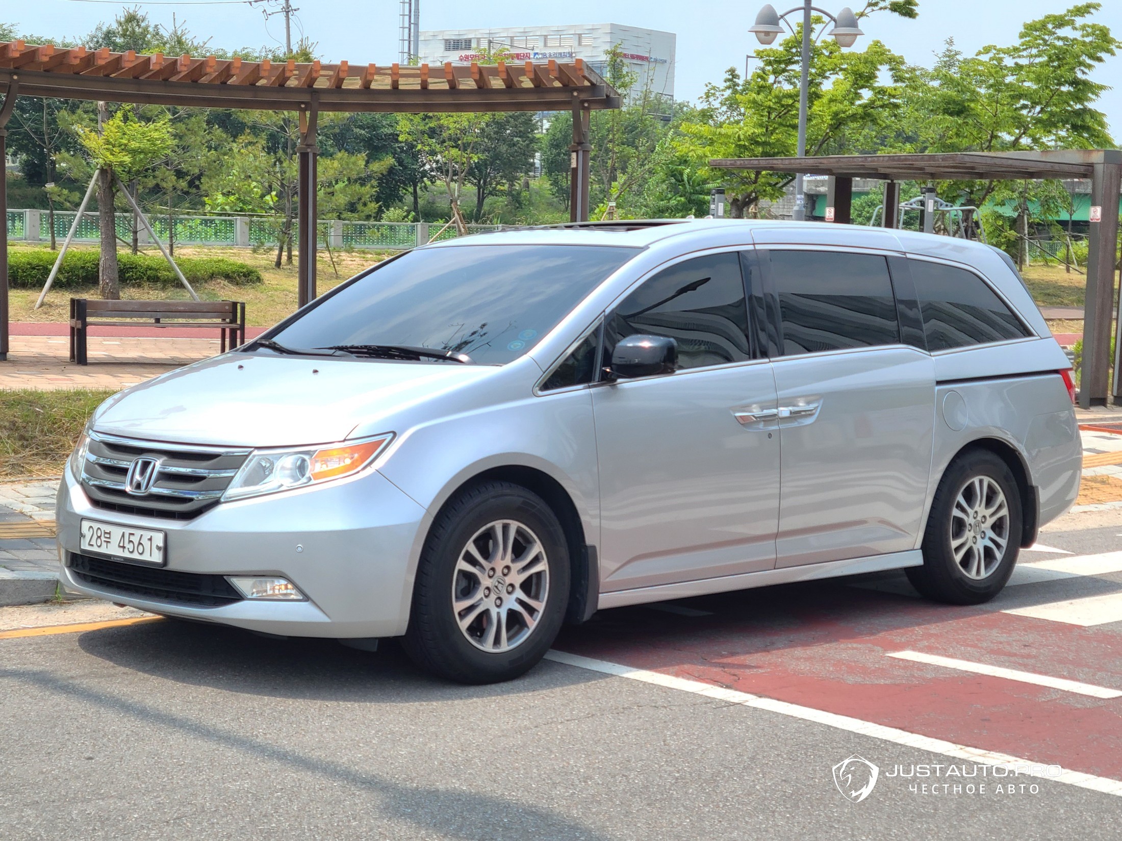 Автомобиль Honda Odyssey