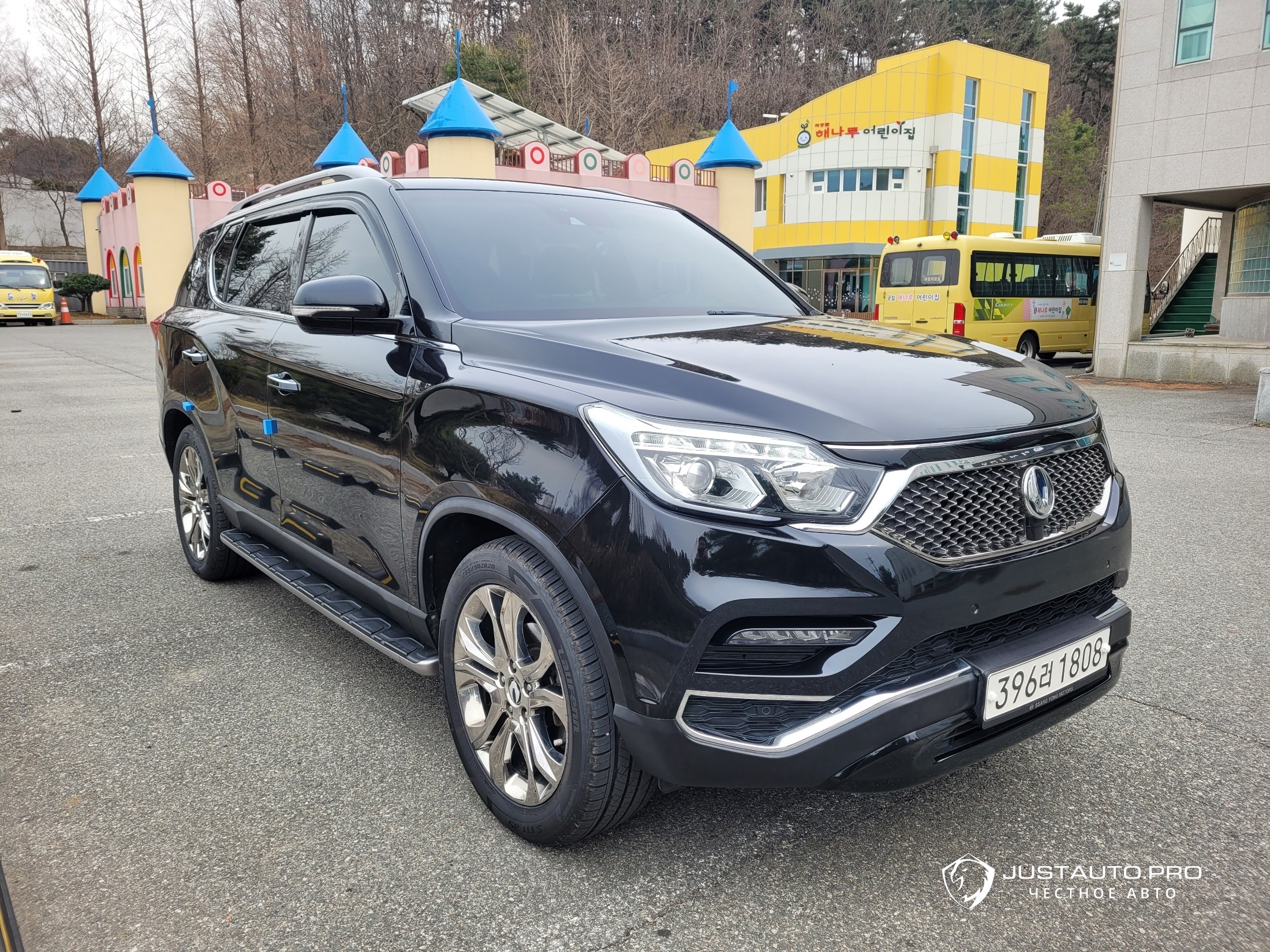 Автомобиль KG_Mobility_Ssangyong Rexton