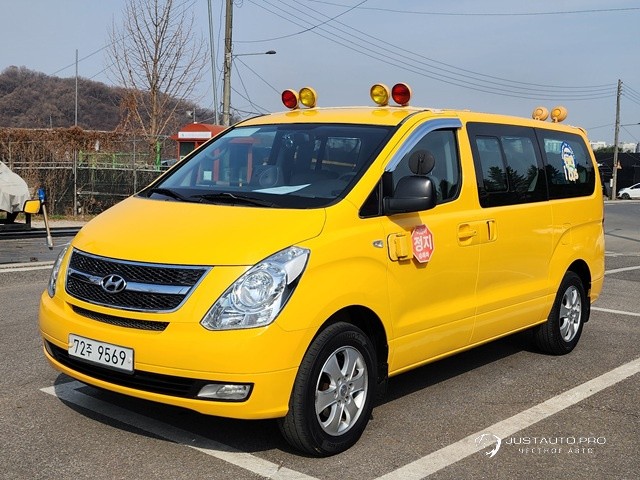 Автомобиль Hyundai Starex